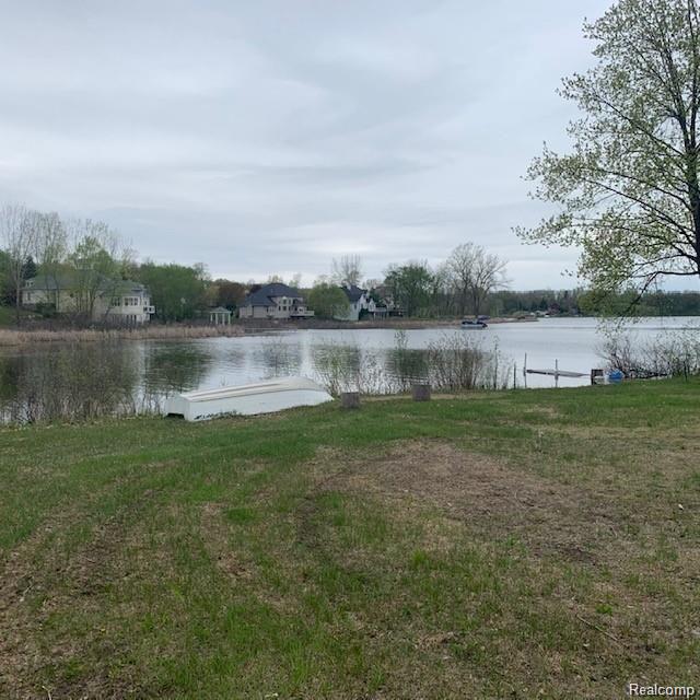 16126 Scenic View Drive Property Photo 3