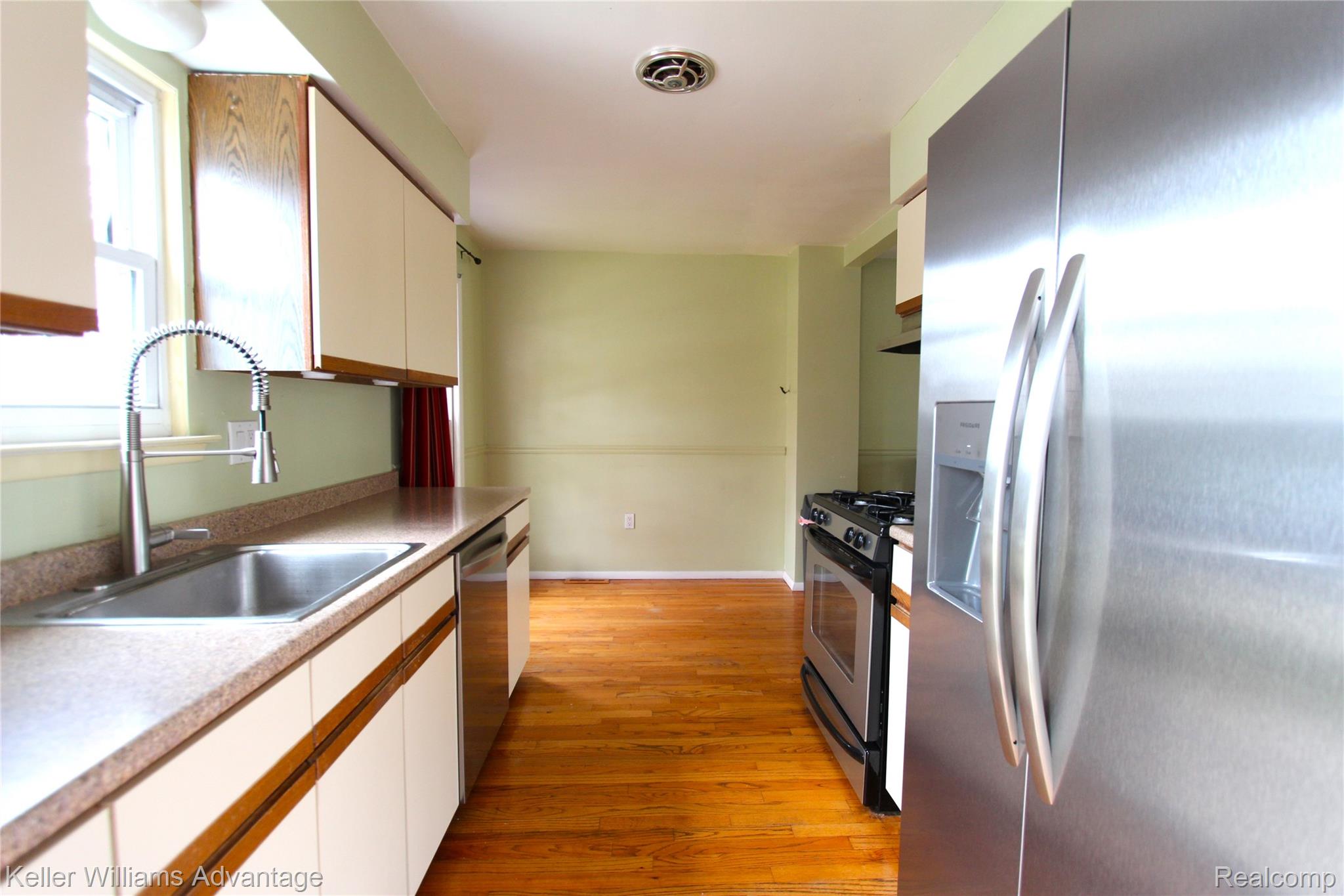 24667 Bashian Drive Property Photo 3