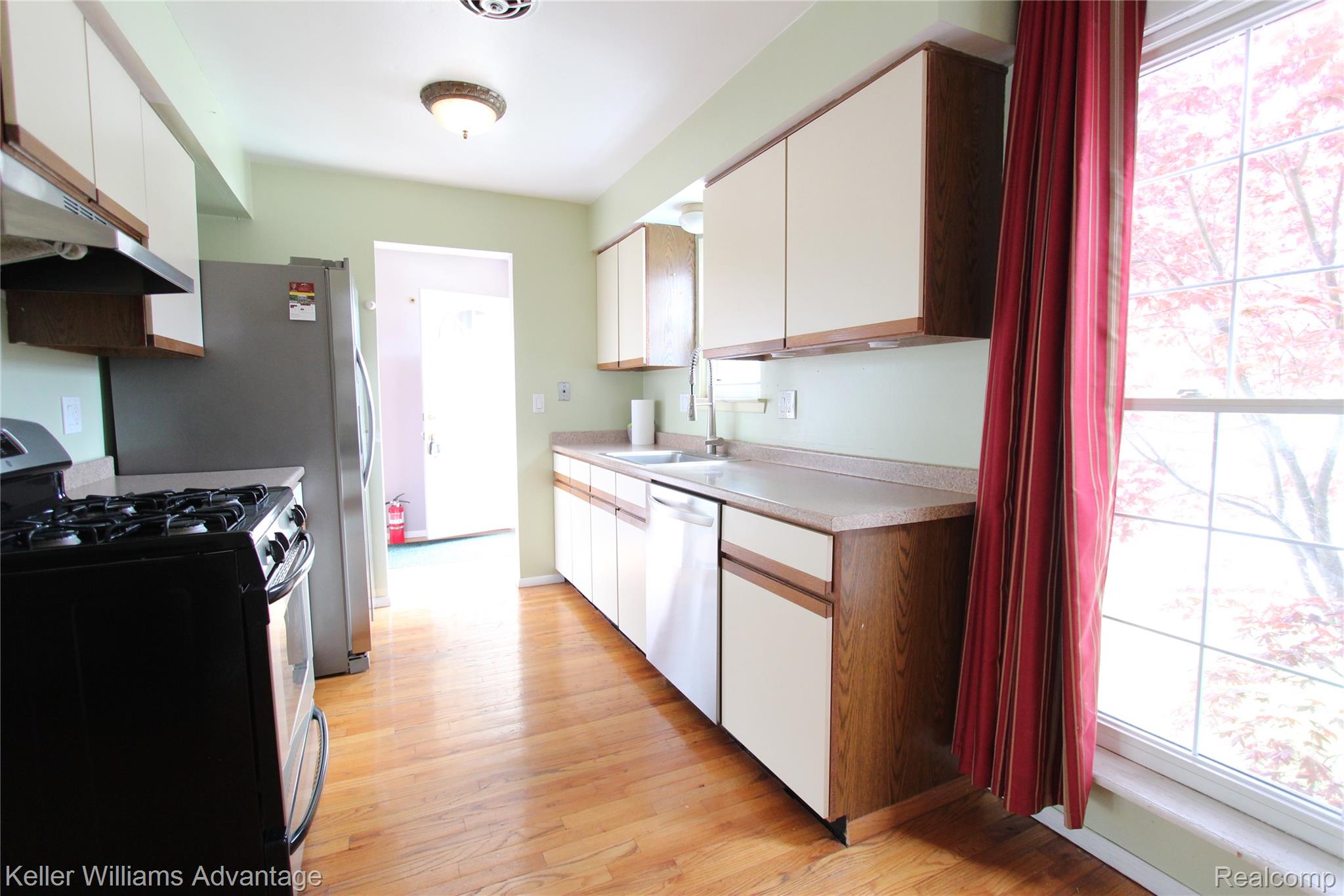 24667 Bashian Drive Property Photo 4