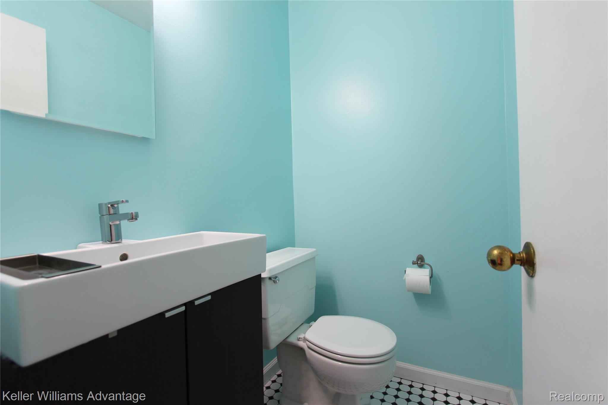 24667 Bashian Drive Property Photo 9