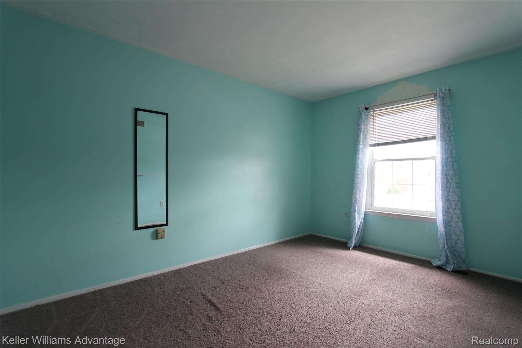24667 Bashian Drive Property Photo 10