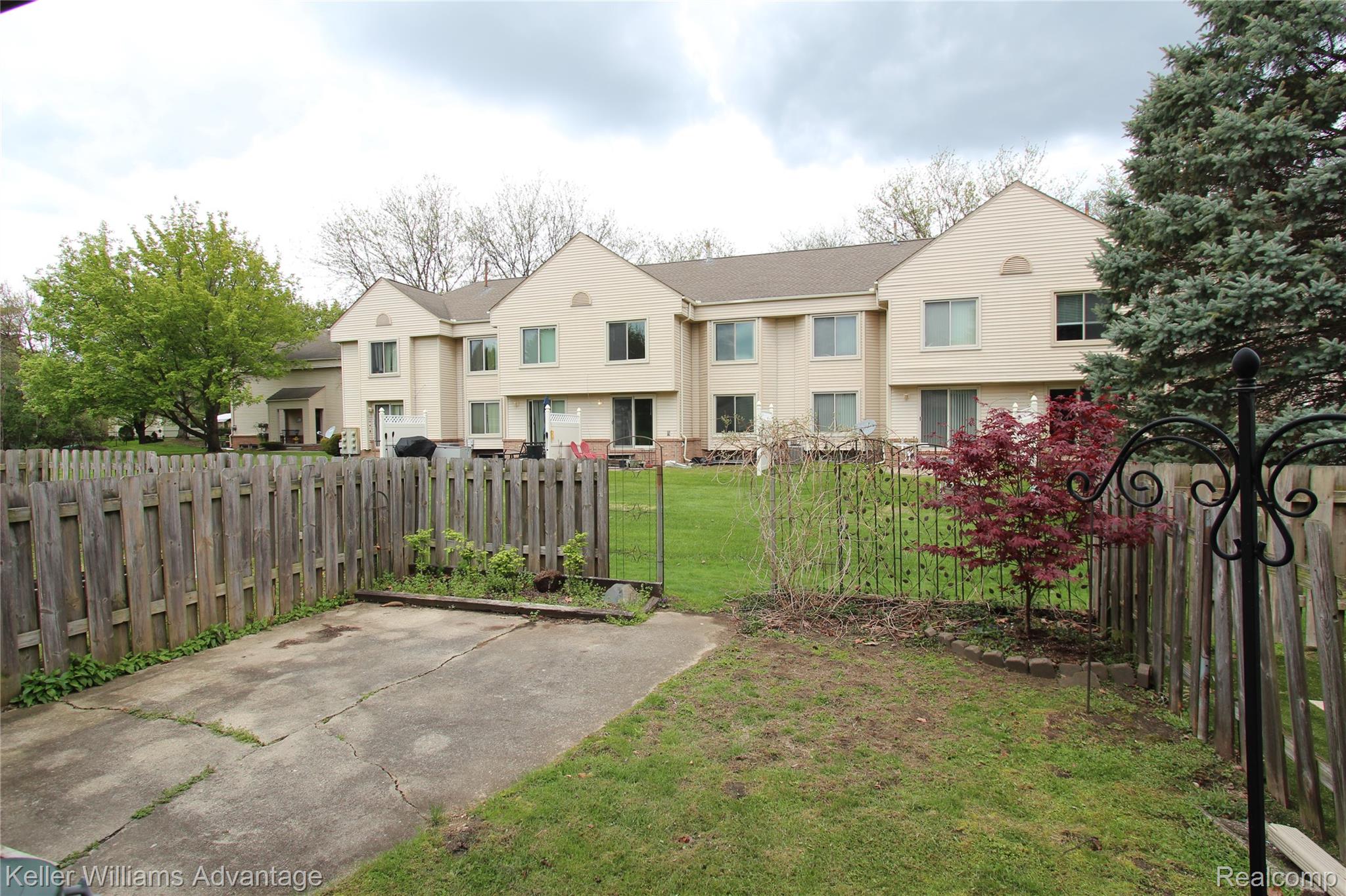 24667 Bashian Drive Property Photo 17