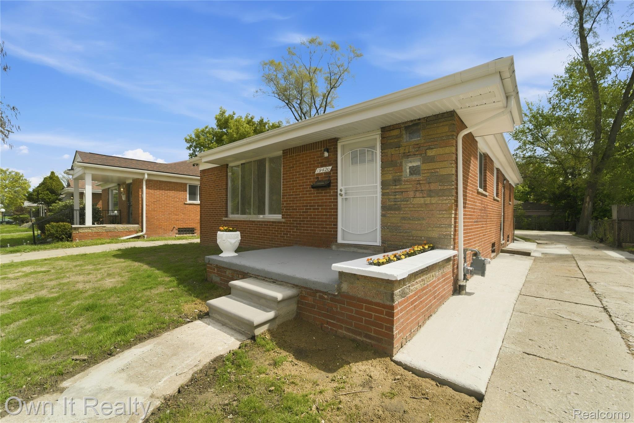 19420 Berg Road Property Photo 1