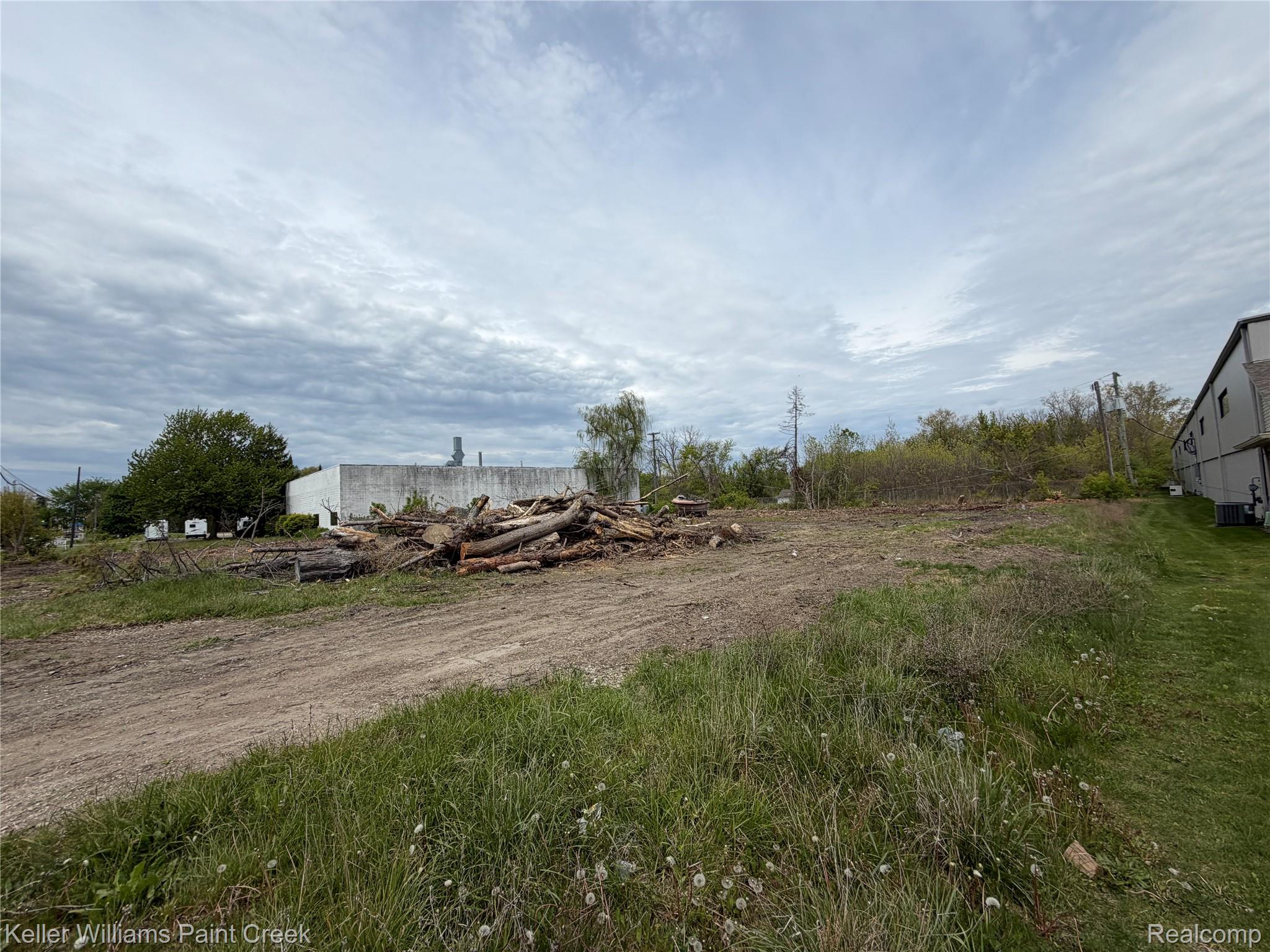 22477 15 Mile Road Property Photo 2