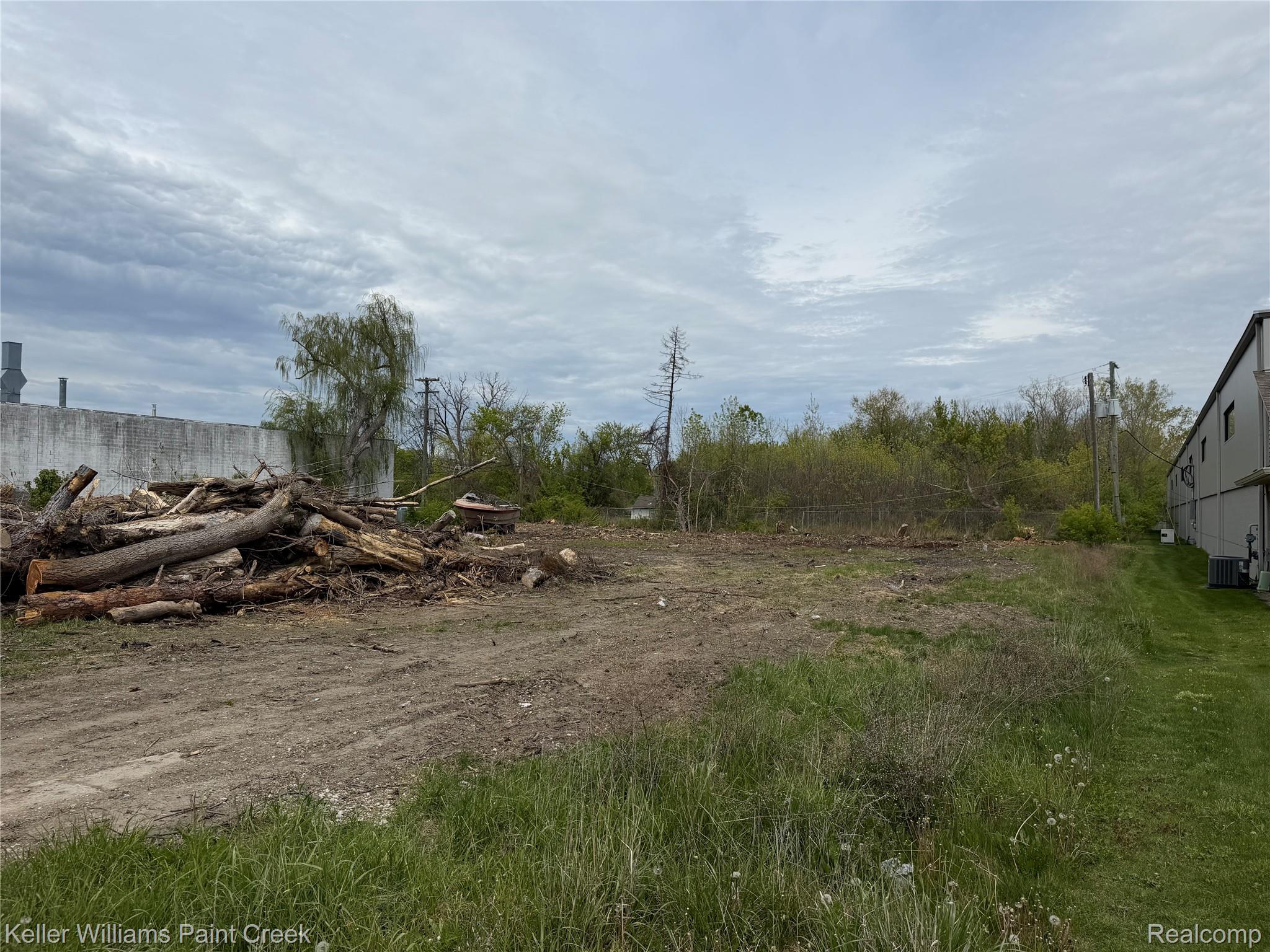 22477 15 Mile Road Property Photo 3