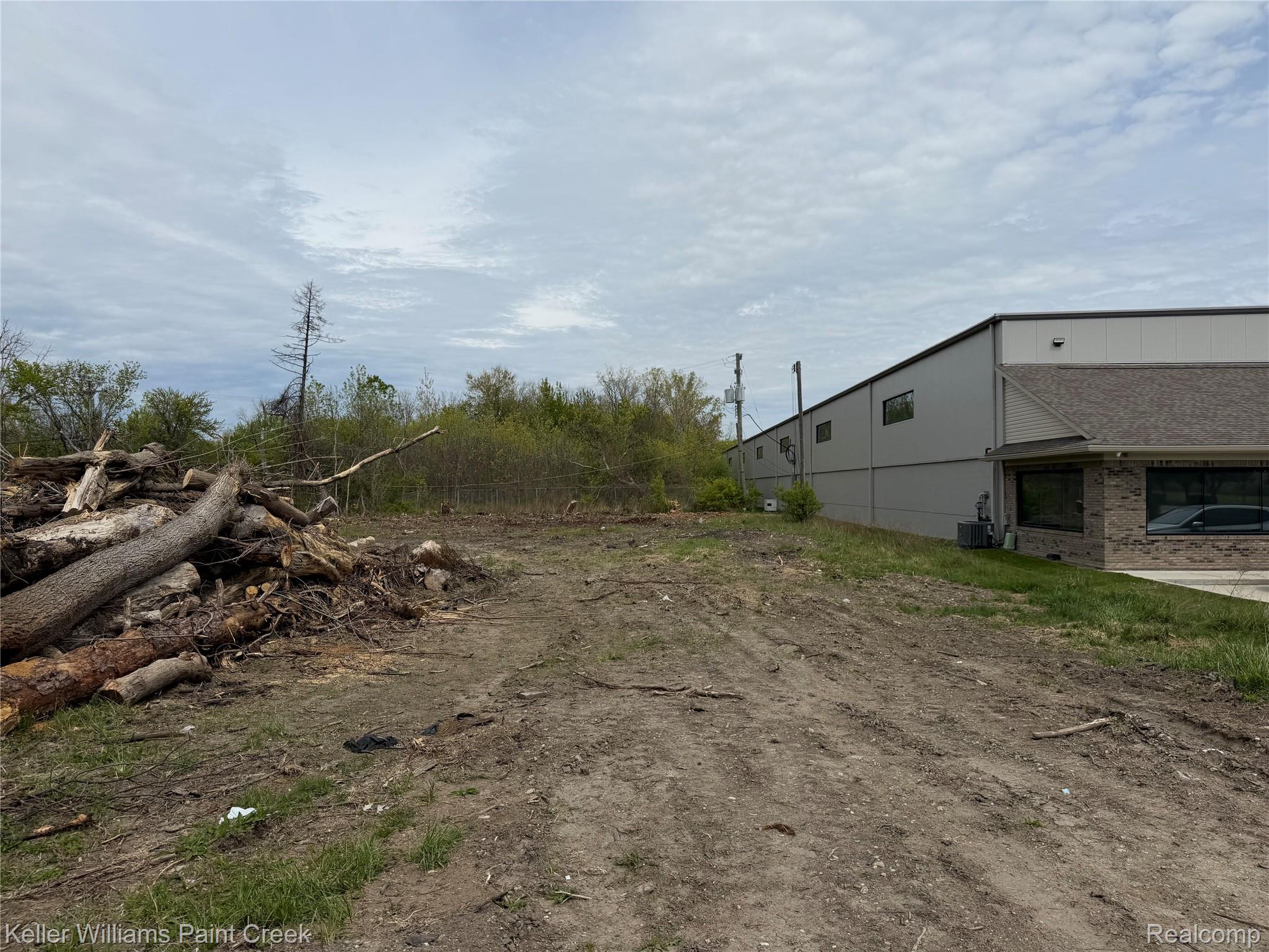 22477 15 Mile Road Property Photo 5