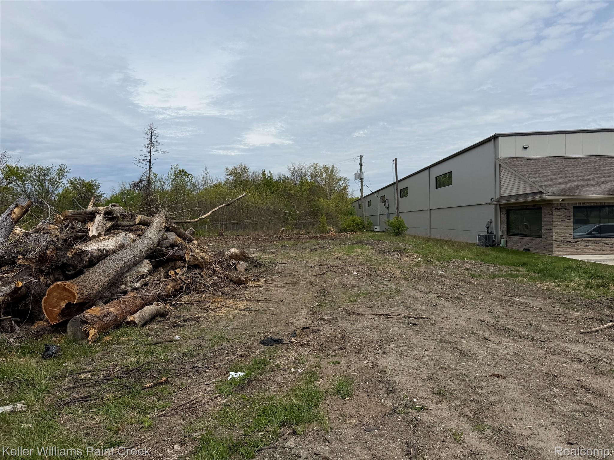 22477 15 Mile Road Property Photo 6