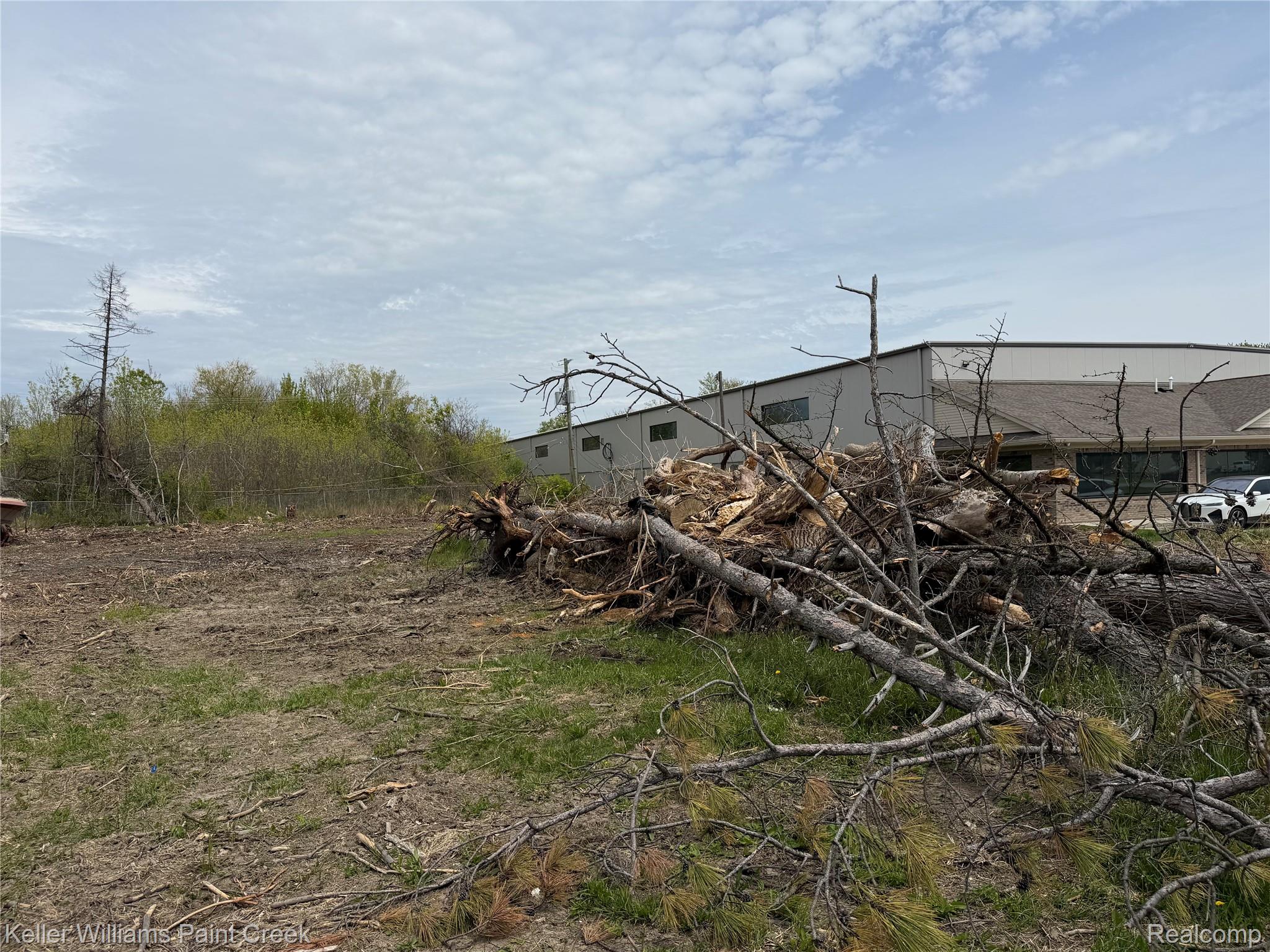 22477 15 Mile Road Property Photo 8