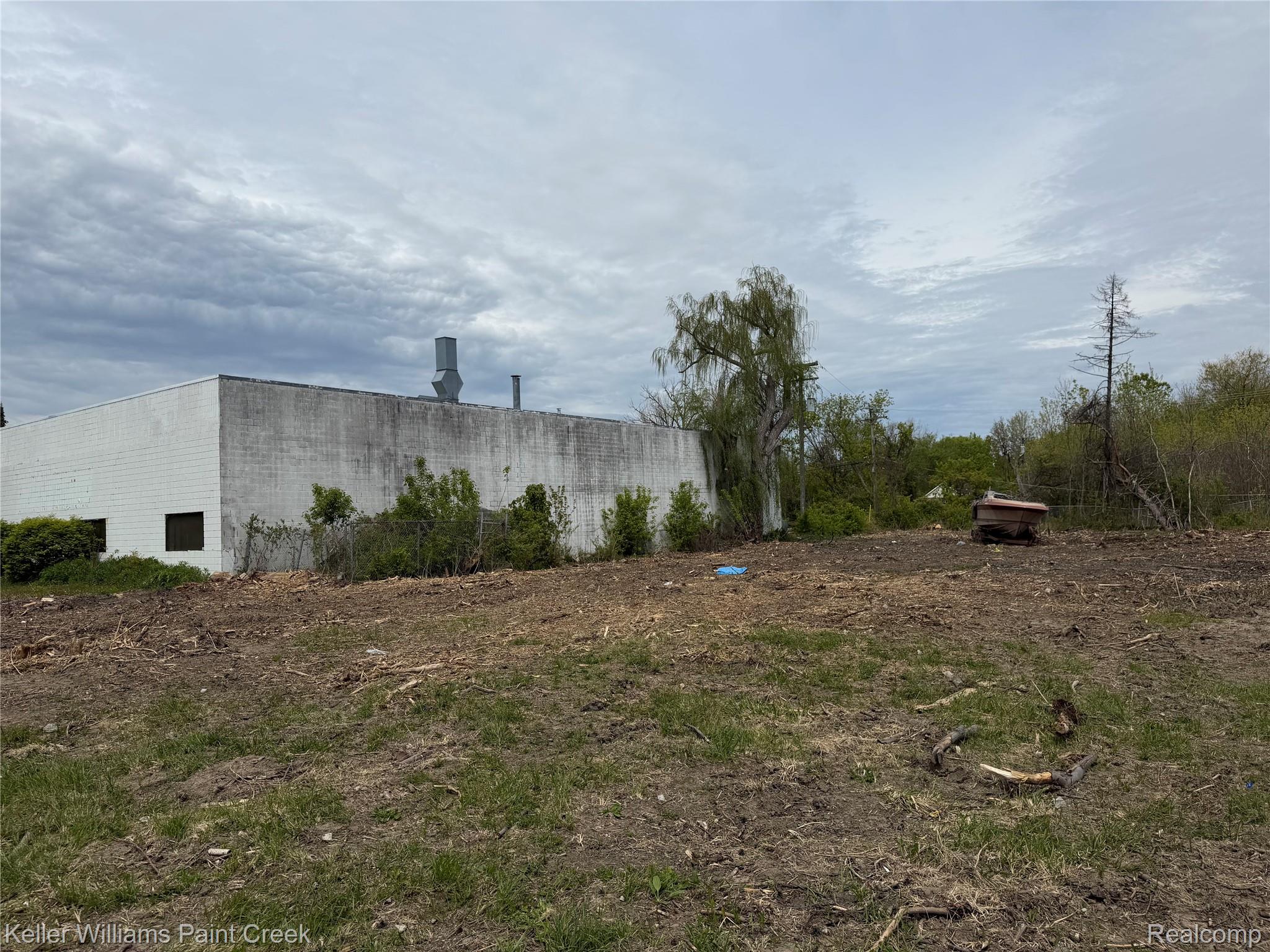 22477 15 Mile Road Property Photo 9