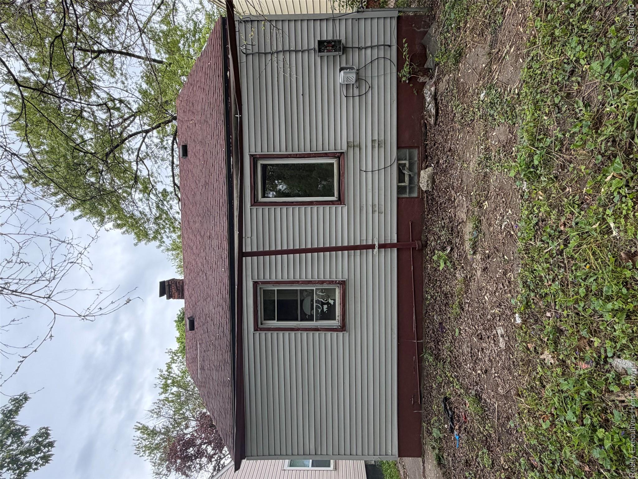 18282 Stout Street Property Photo 5