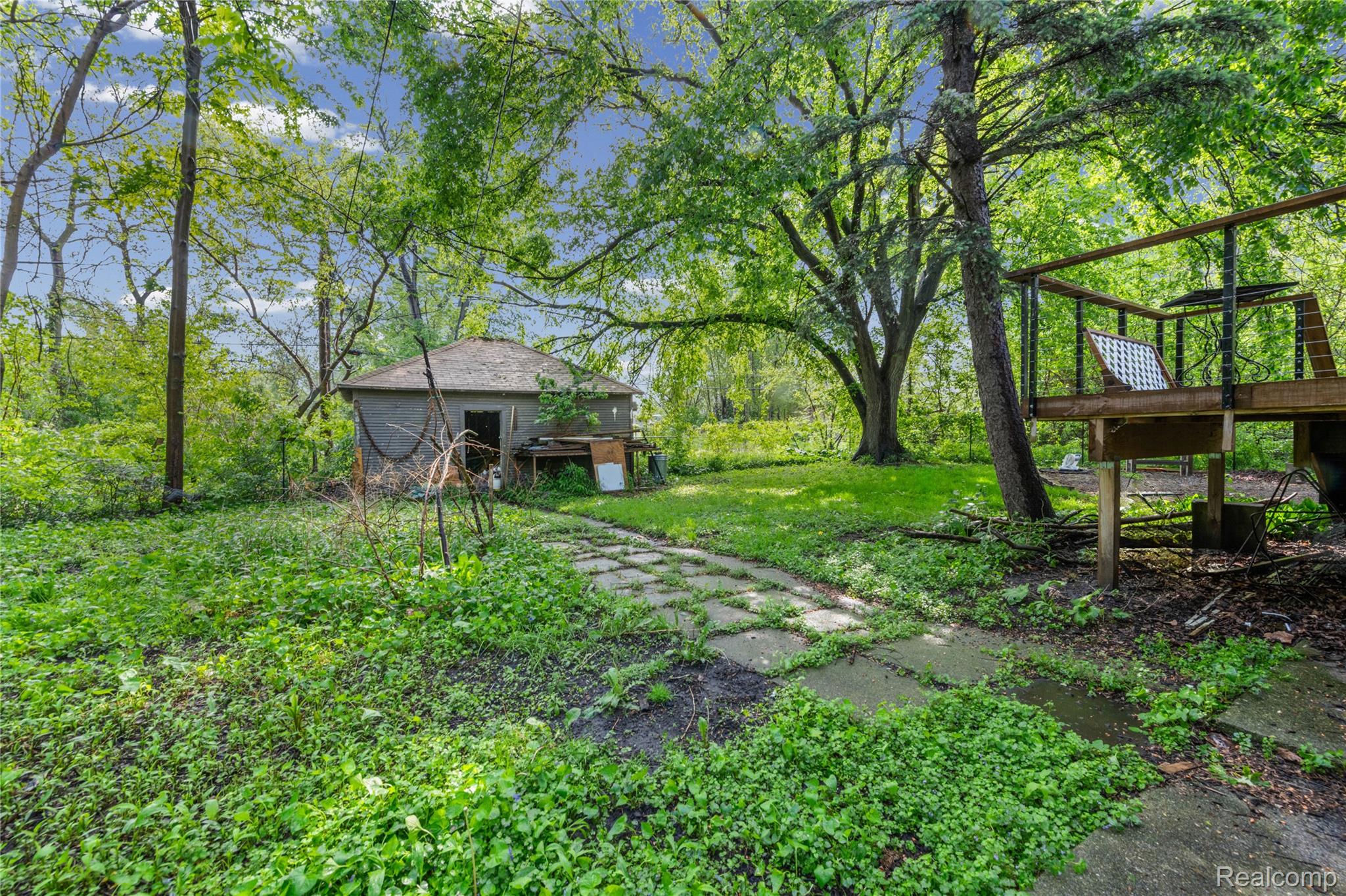 432 Manistique Property Photo 2