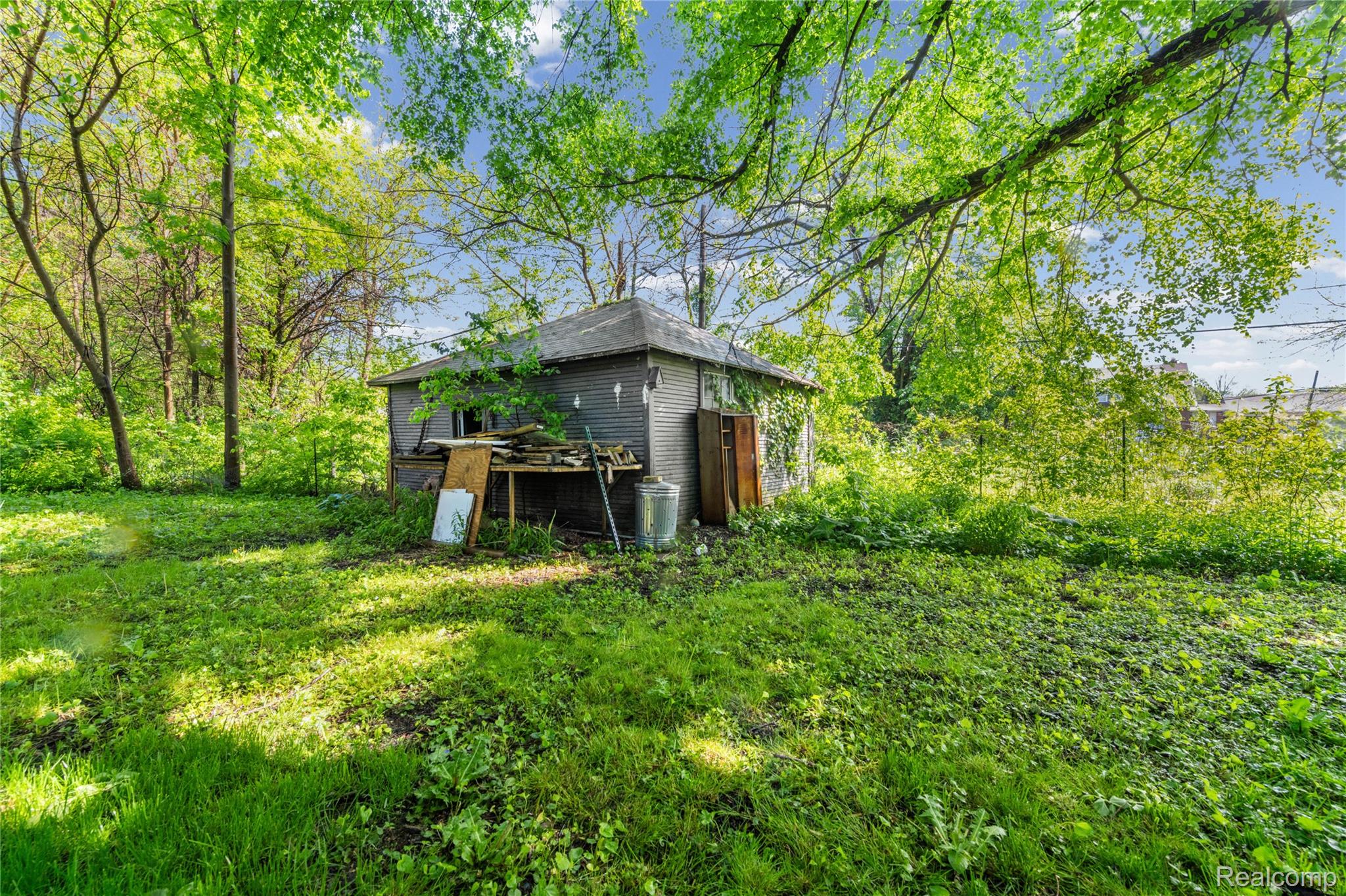 432 Manistique Property Photo 7