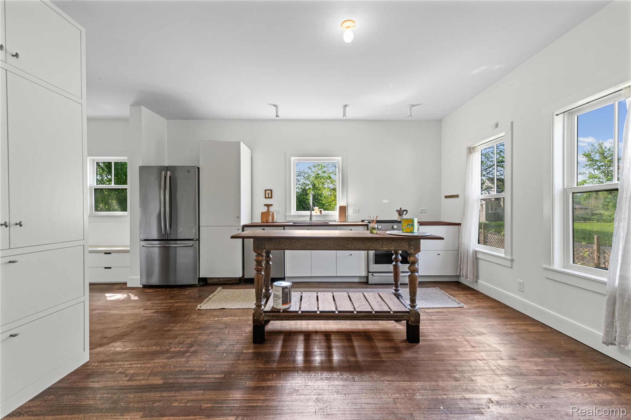 432 Manistique Property Photo 13