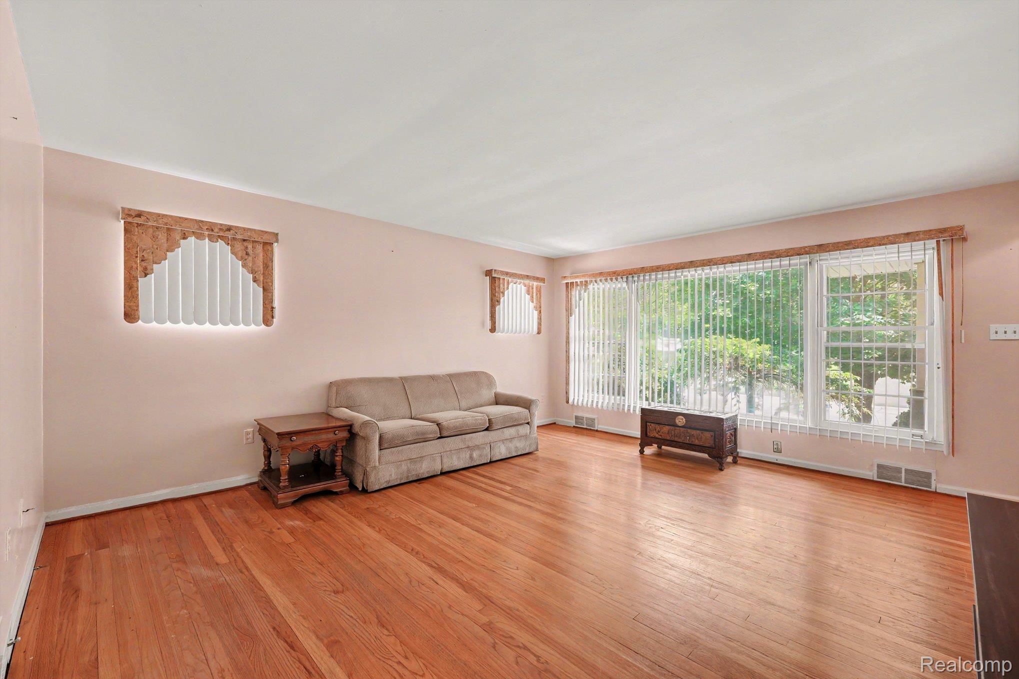 17751 Ruth Street Property Photo 3