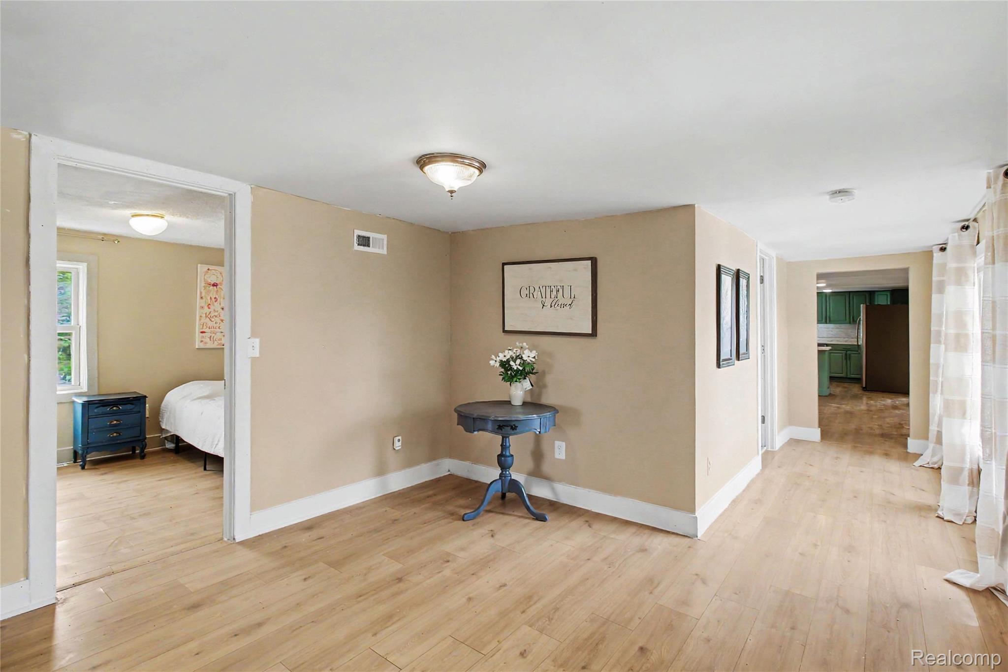 9433 E Lovejoy Road Property Photo 6