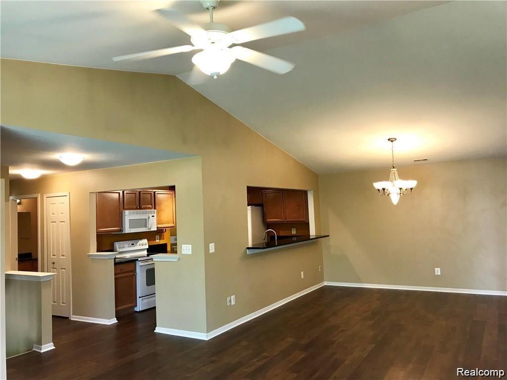 16694 Dover Drive Property Photo 2