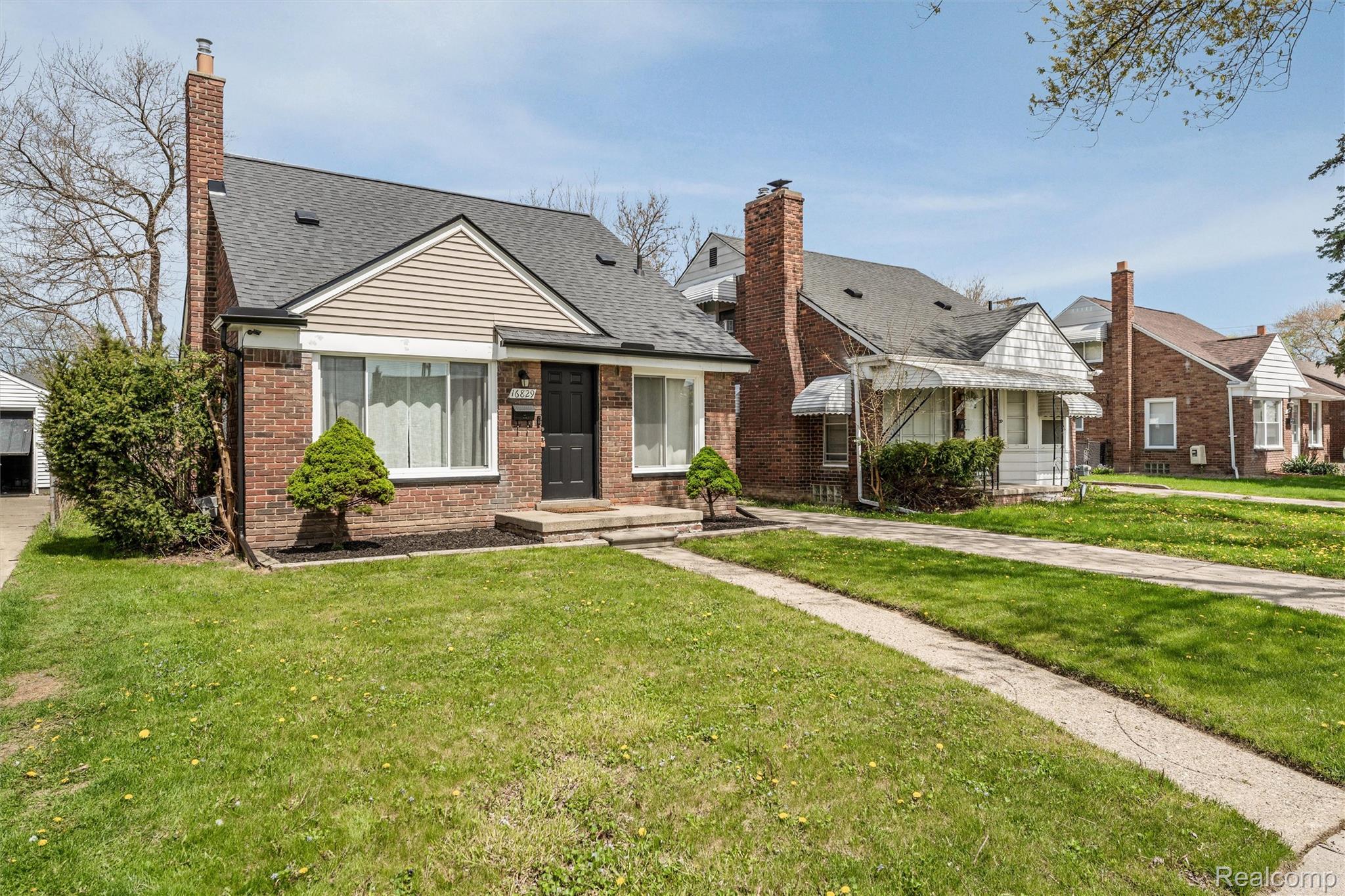 16829 Stricker Avenue Property Photo 2