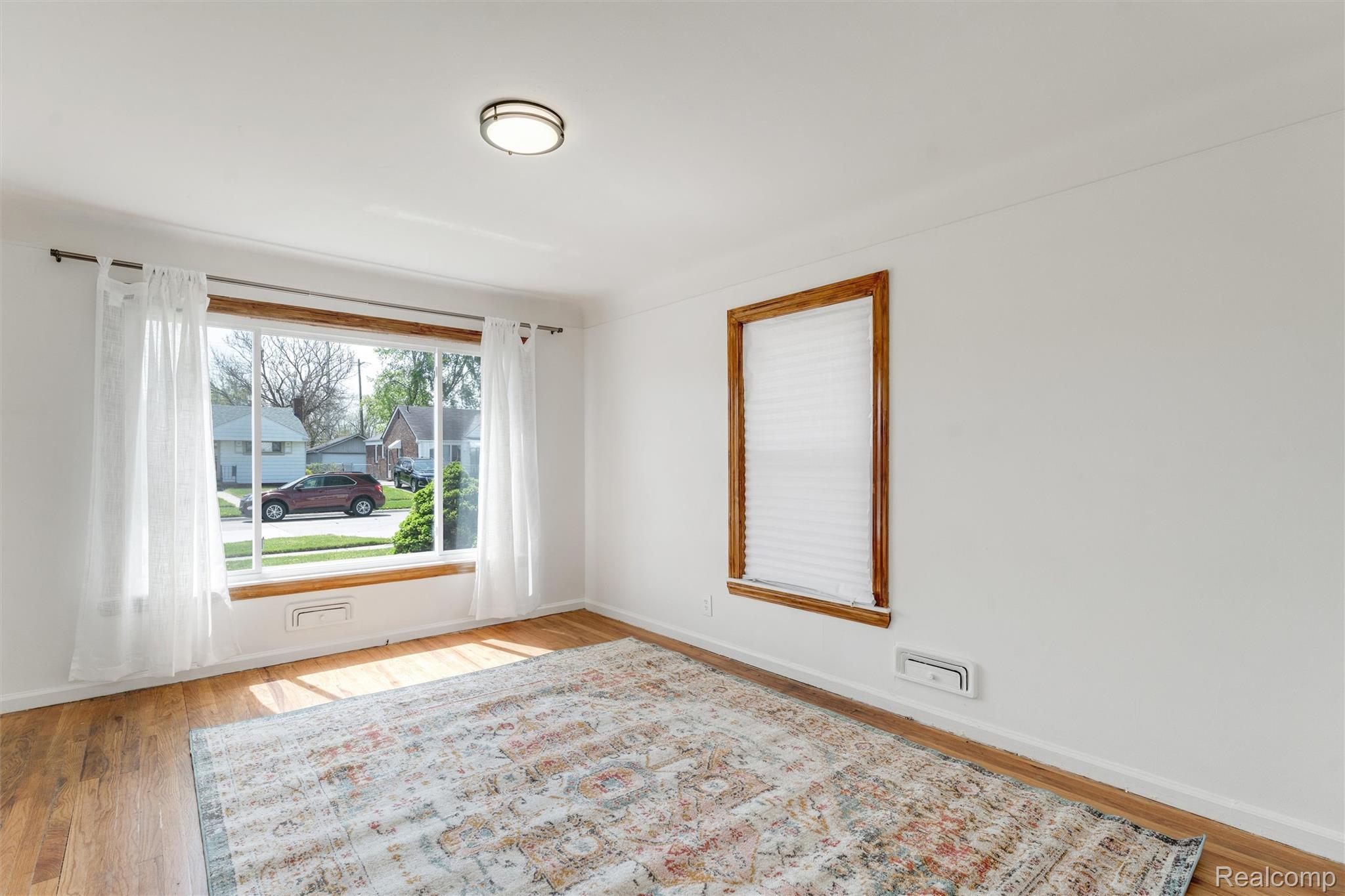16829 Stricker Avenue Property Photo 3