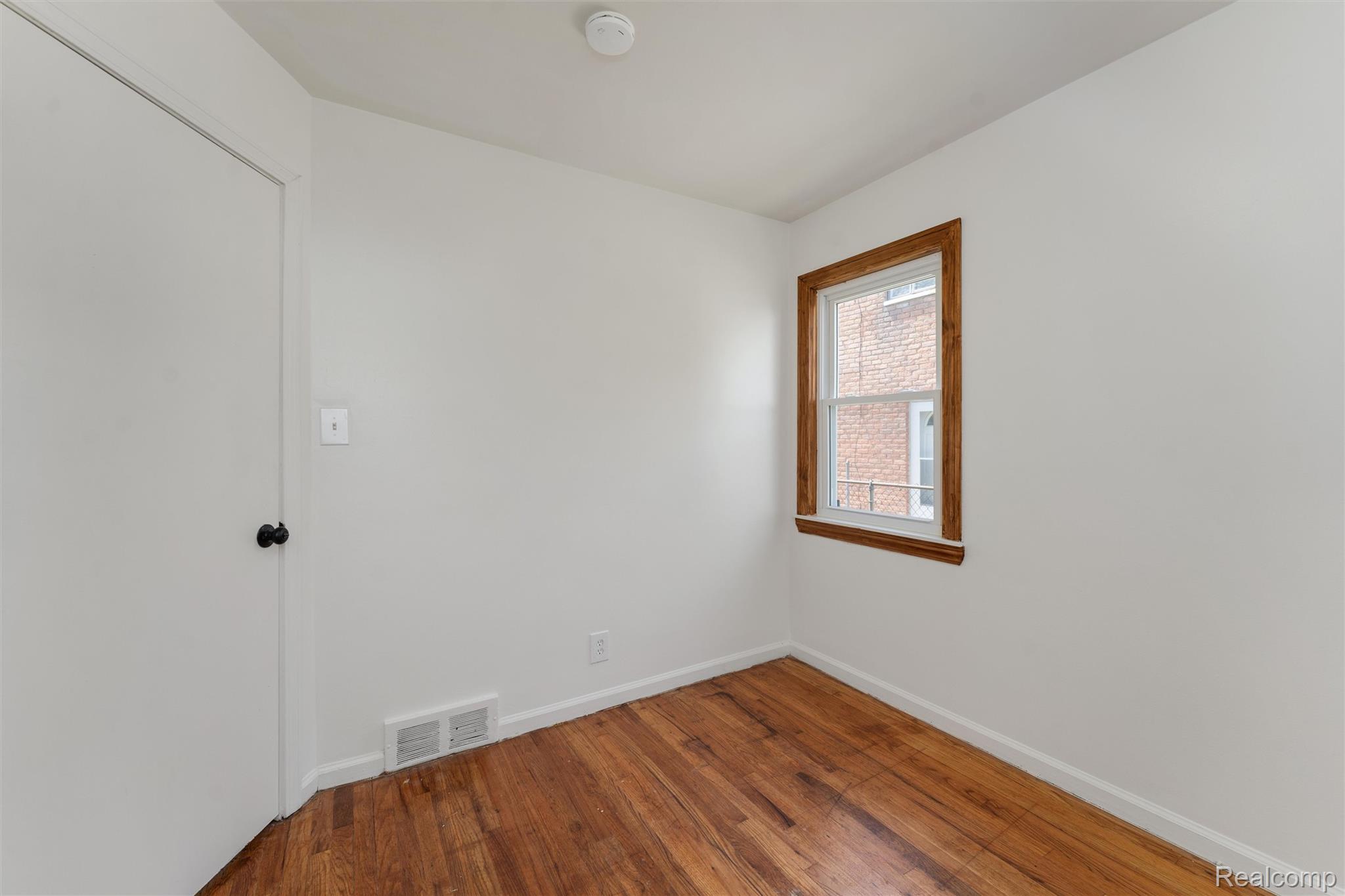 16829 Stricker Avenue Property Photo 11