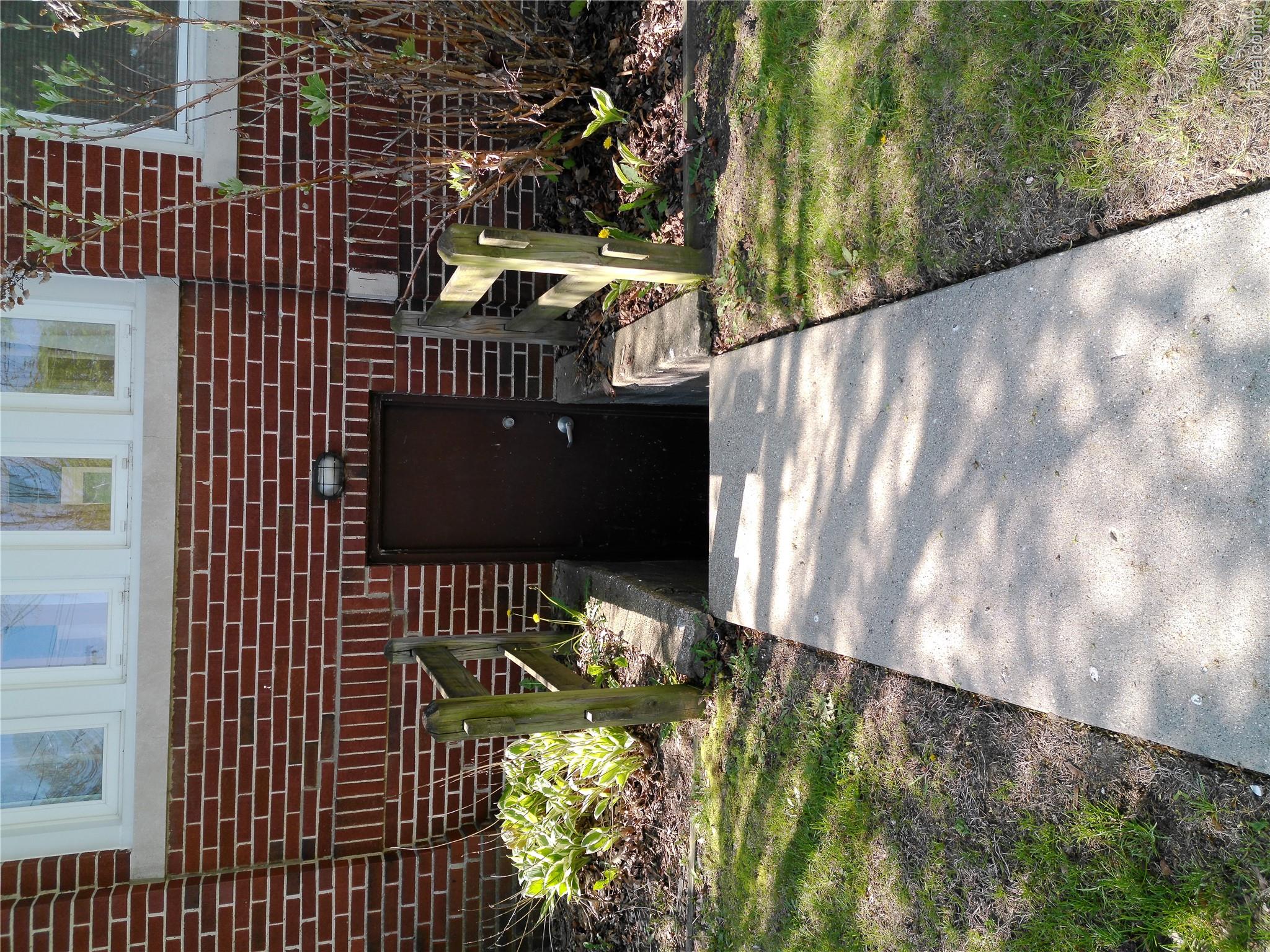 2041 N Main Street Property Photo 10