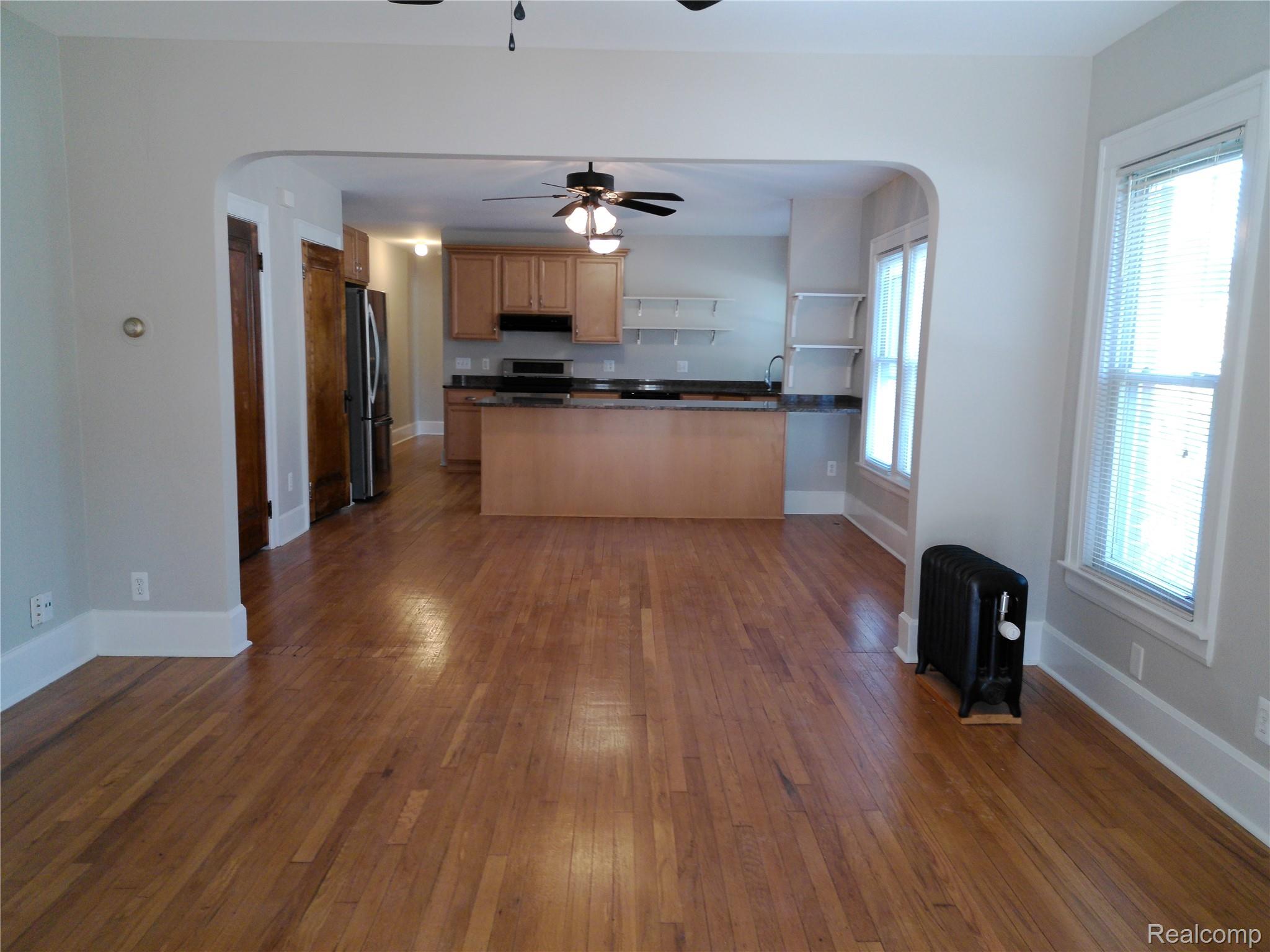2041 N Main Street Property Photo 16
