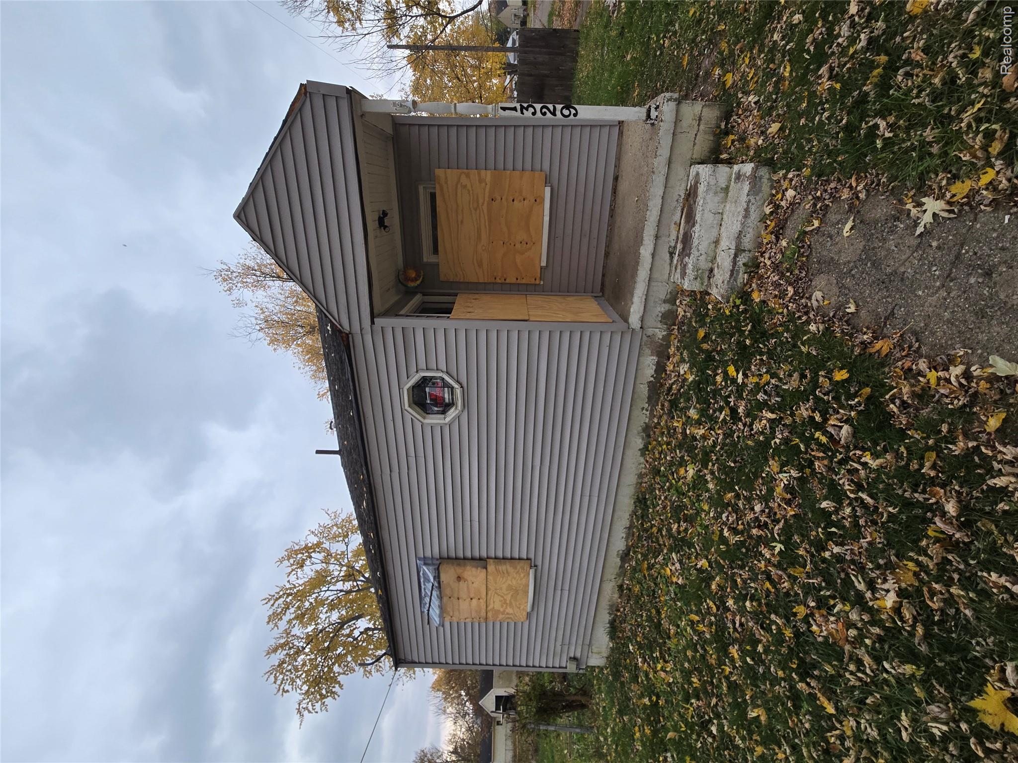 1329 Lincoln Avenue Property Photo 1