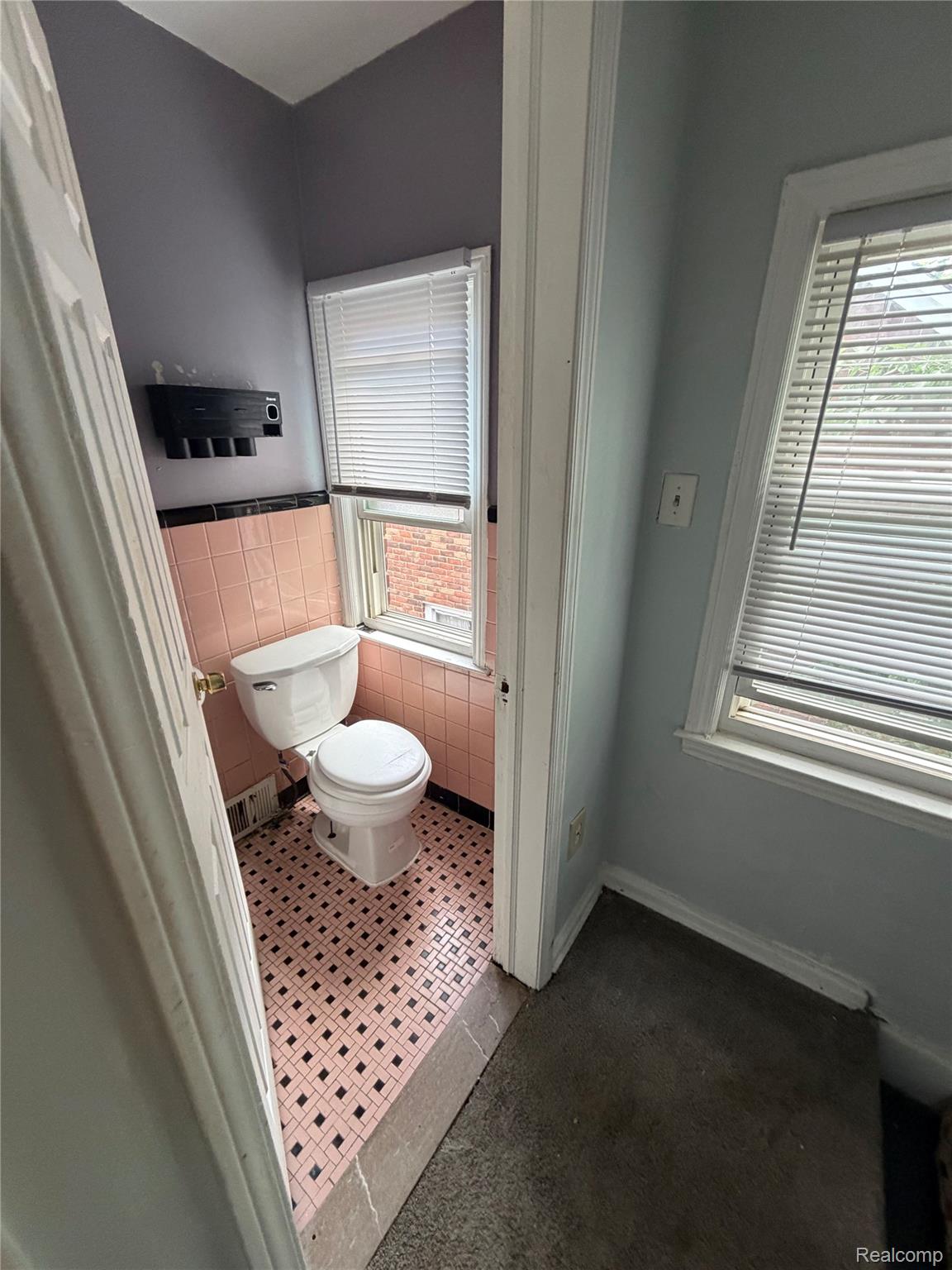 15860 Fordham Street Property Photo 6