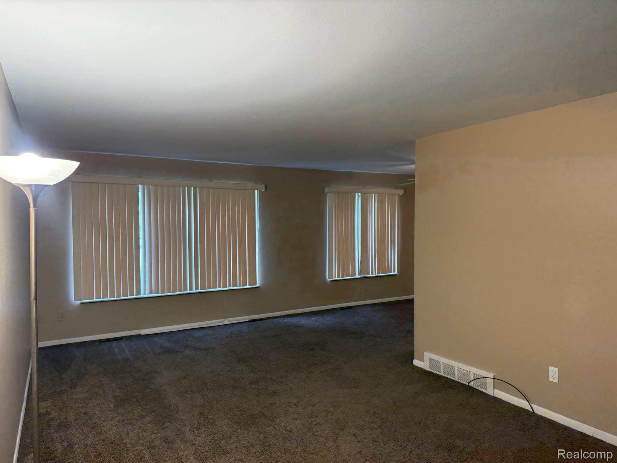 982 N Adams Road 4 Property Photo 5