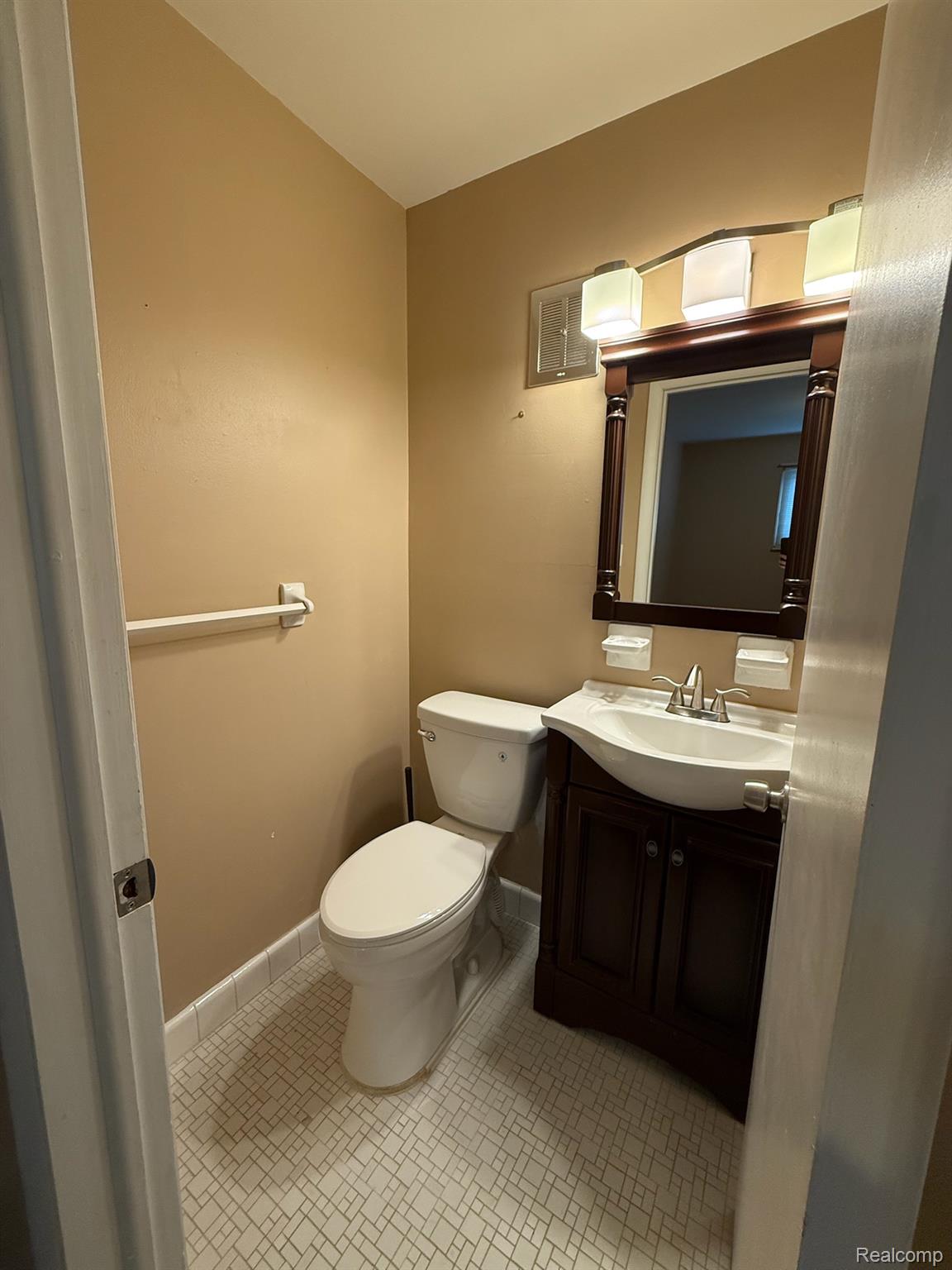 982 N Adams Road 4 Property Photo 22