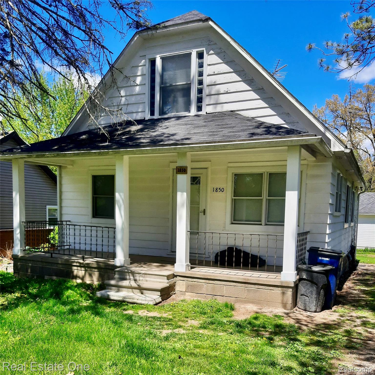 1850 + 1852 Ward Road Property Photo 1
