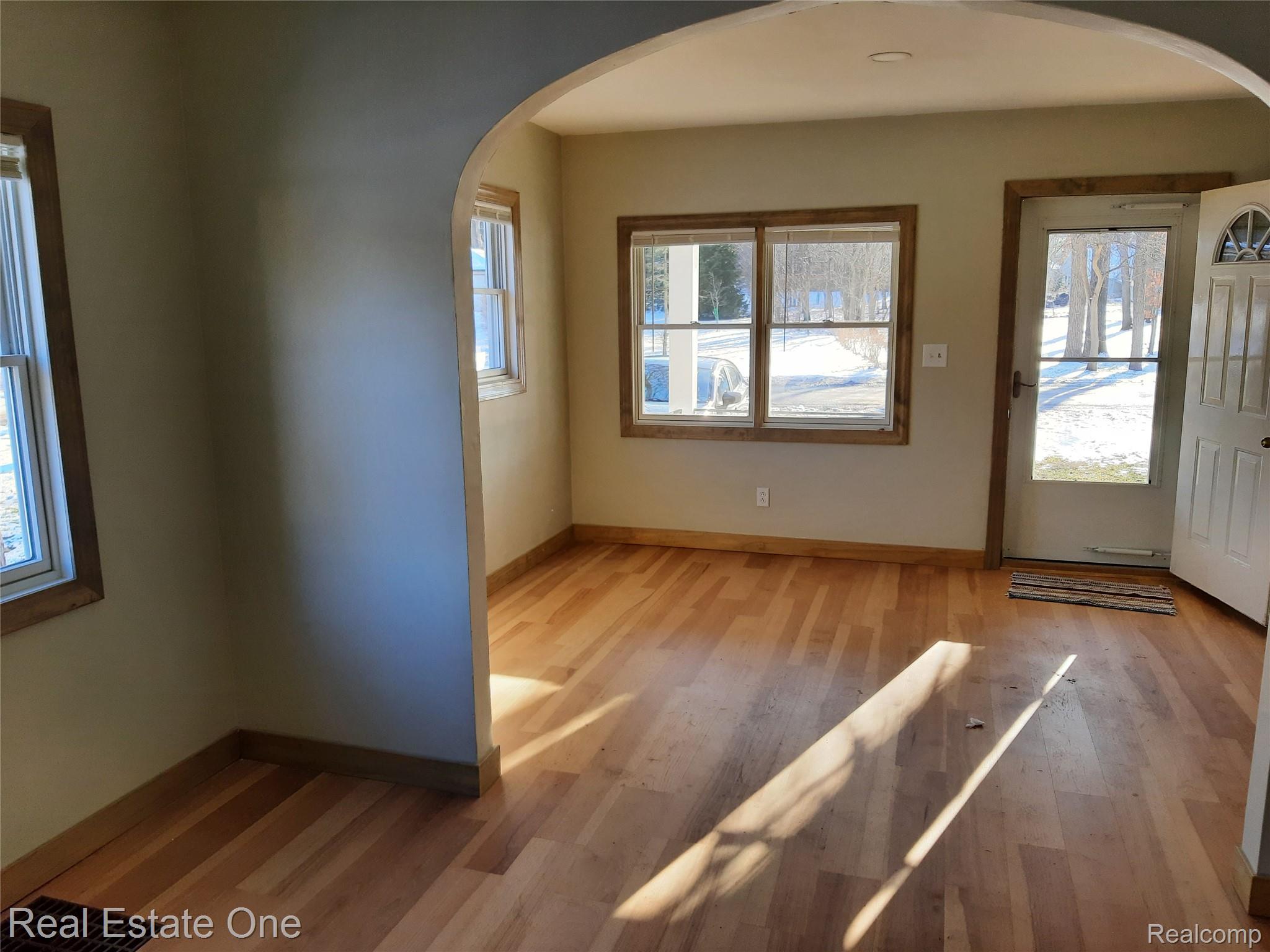 1850 + 1852 Ward Road Property Photo 5