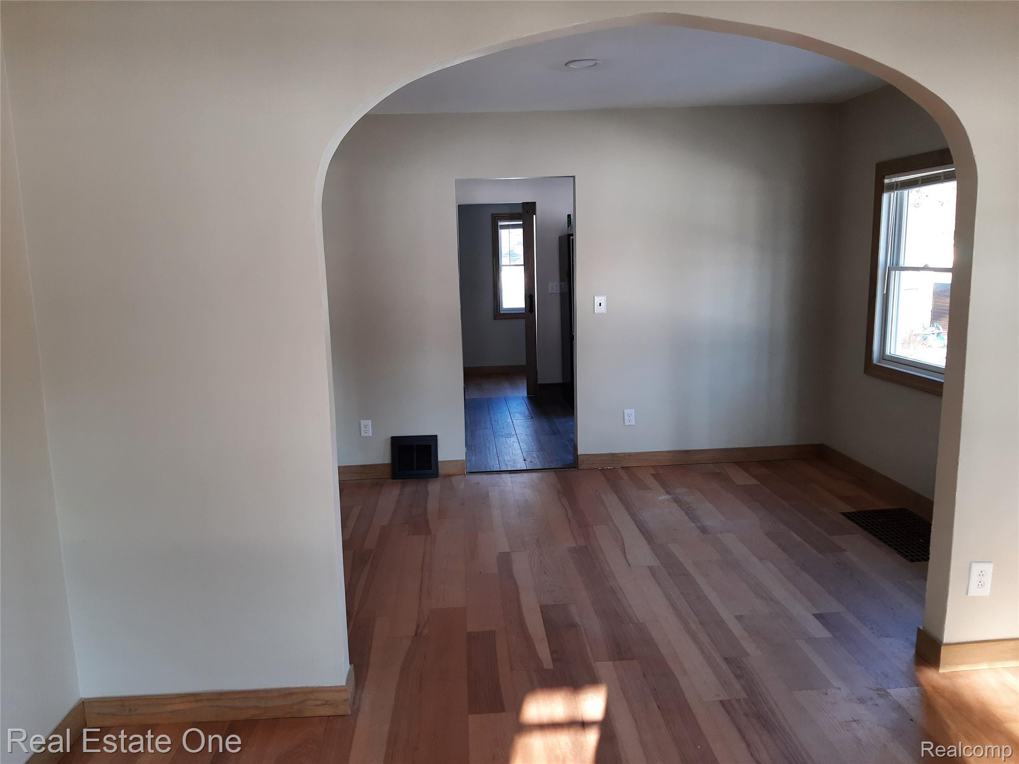 1850 + 1852 Ward Road Property Photo 7