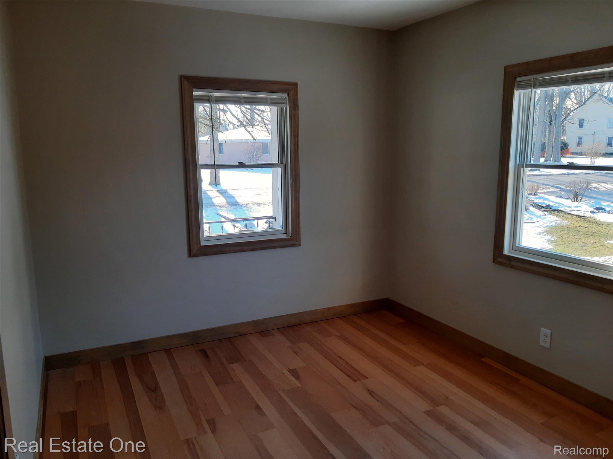 1850 + 1852 Ward Road Property Photo 11