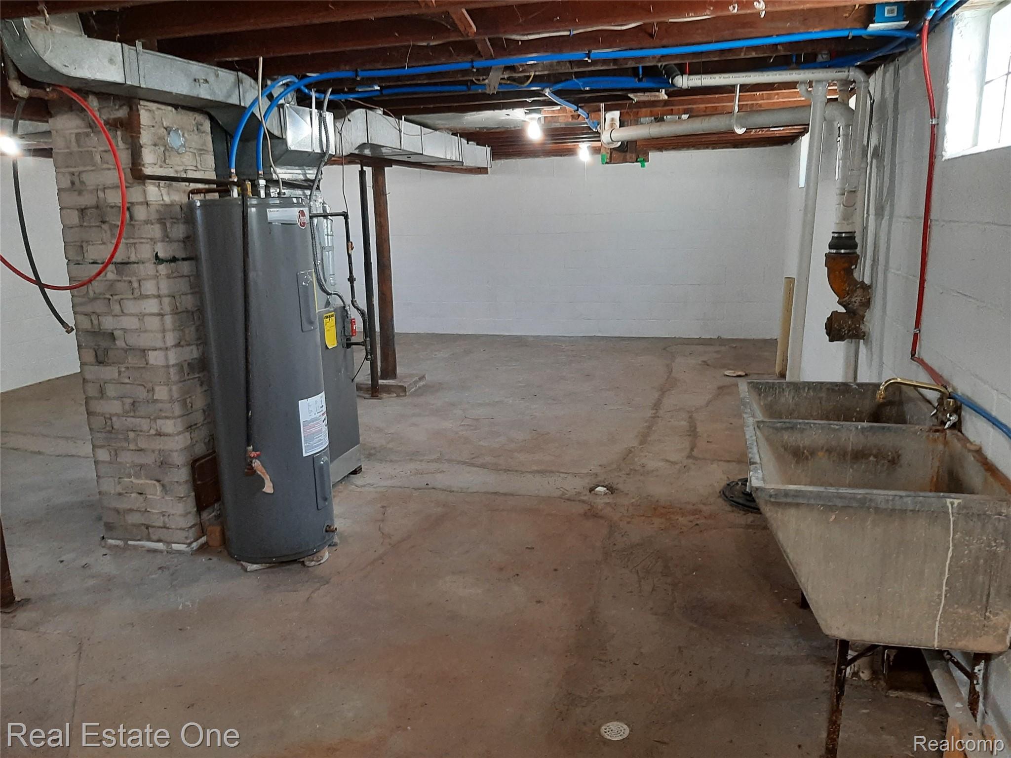 1850 + 1852 Ward Road Property Photo 21