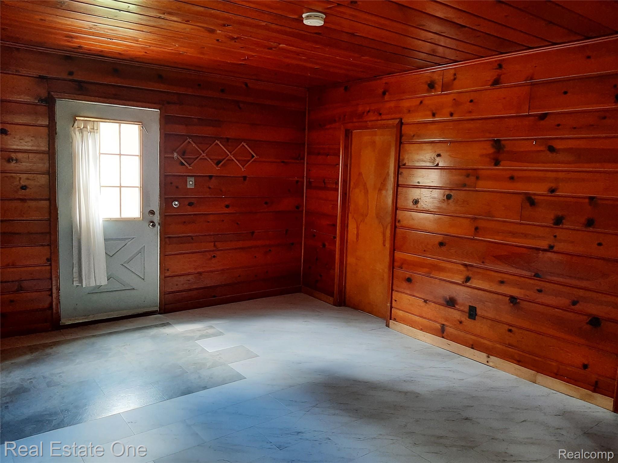1850 + 1852 Ward Road Property Photo 25
