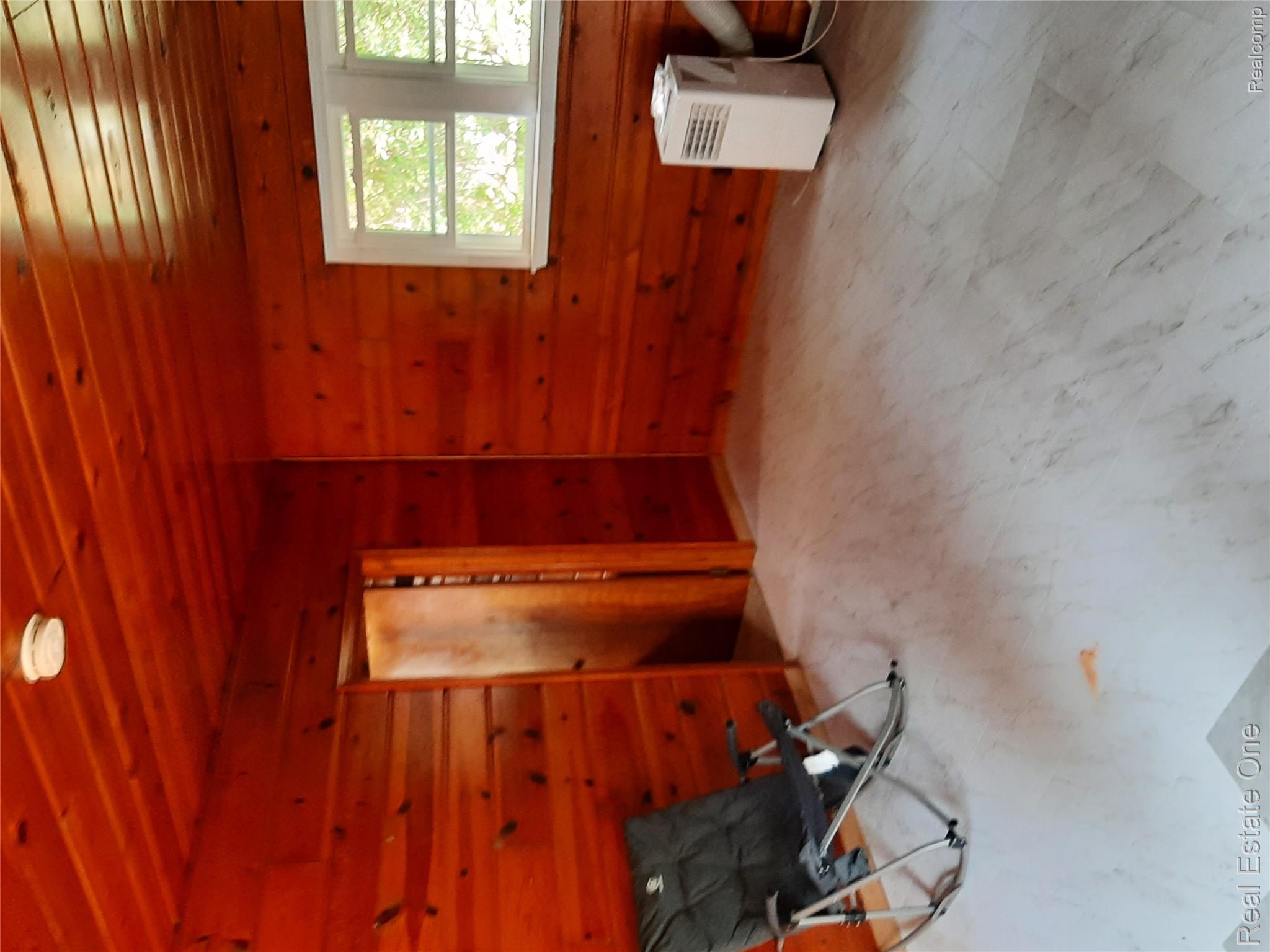 1850 + 1852 Ward Road Property Photo 26