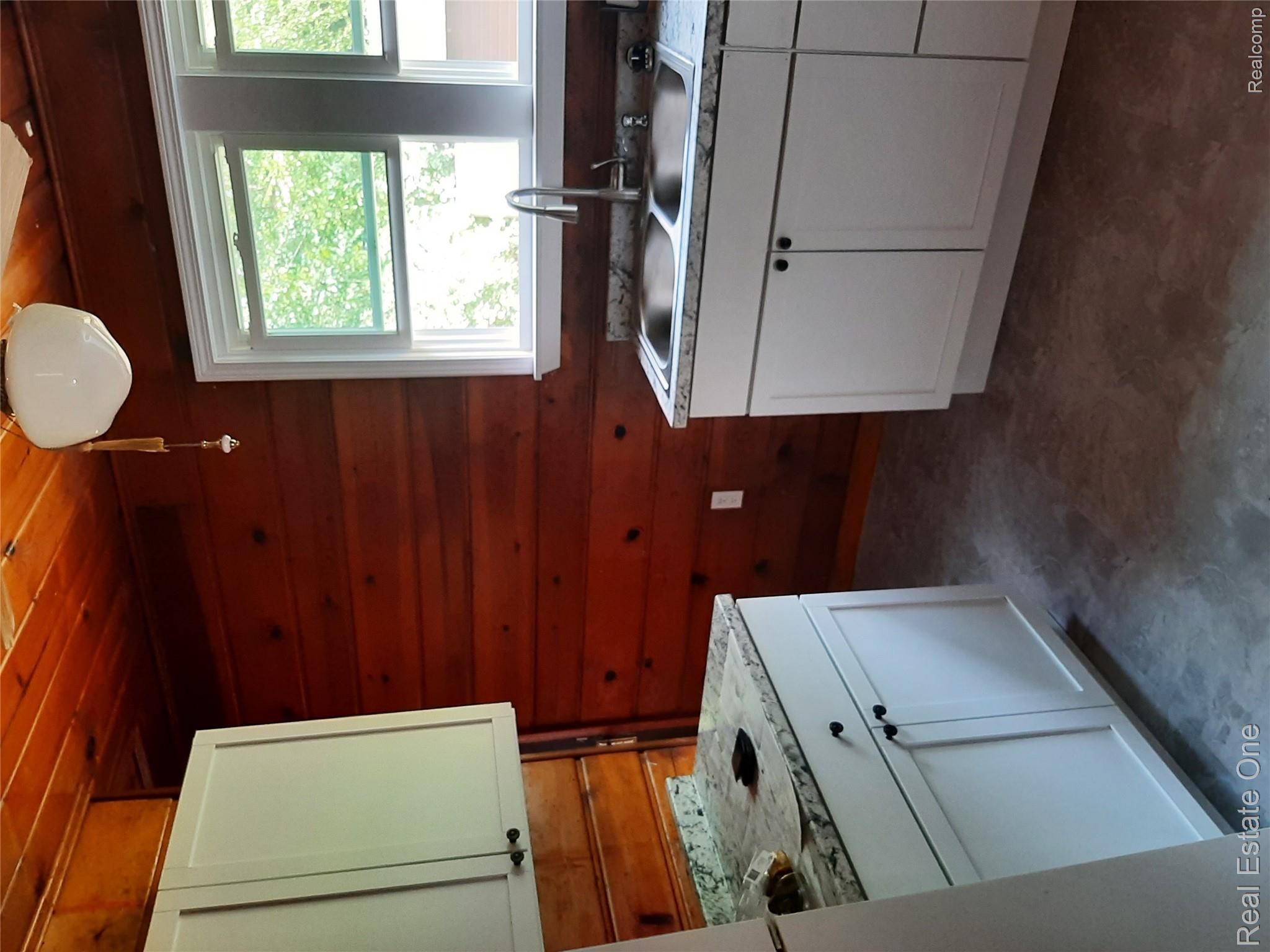 1850 + 1852 Ward Road Property Photo 27