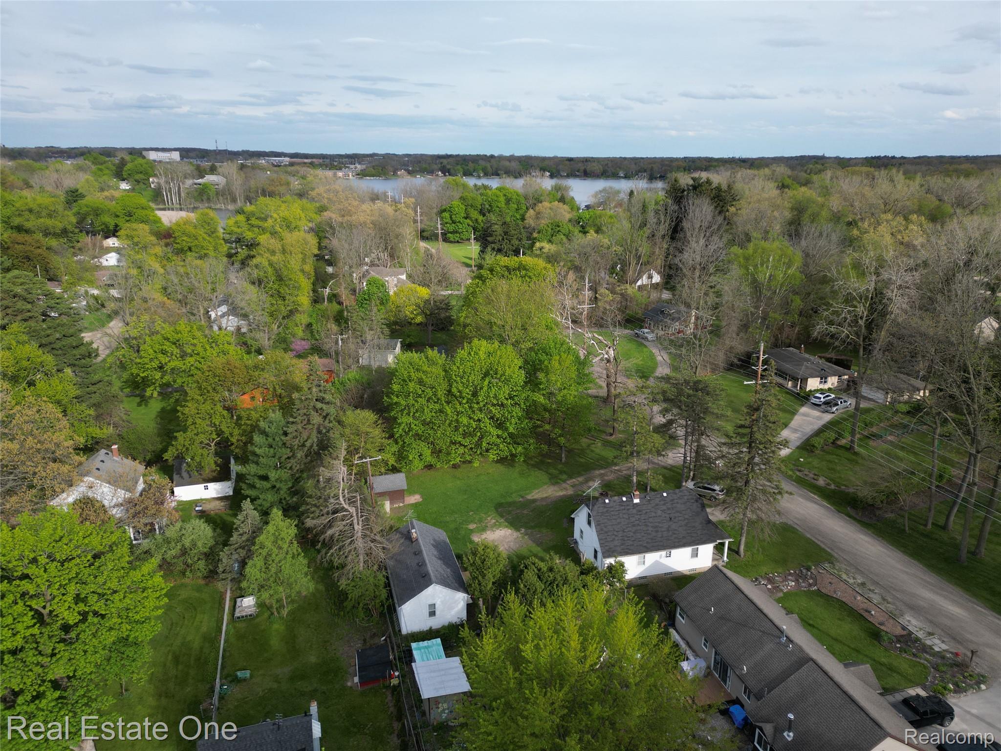 1850 + 1852 Ward Road Property Photo 43