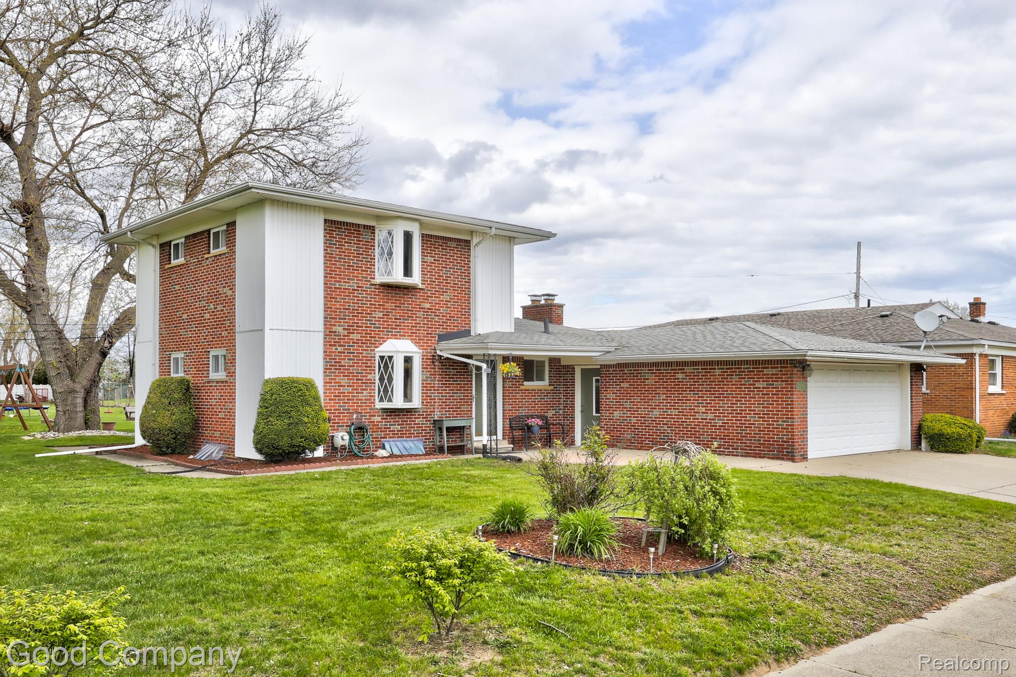 11493 Warren Boulevard Property Photo 1