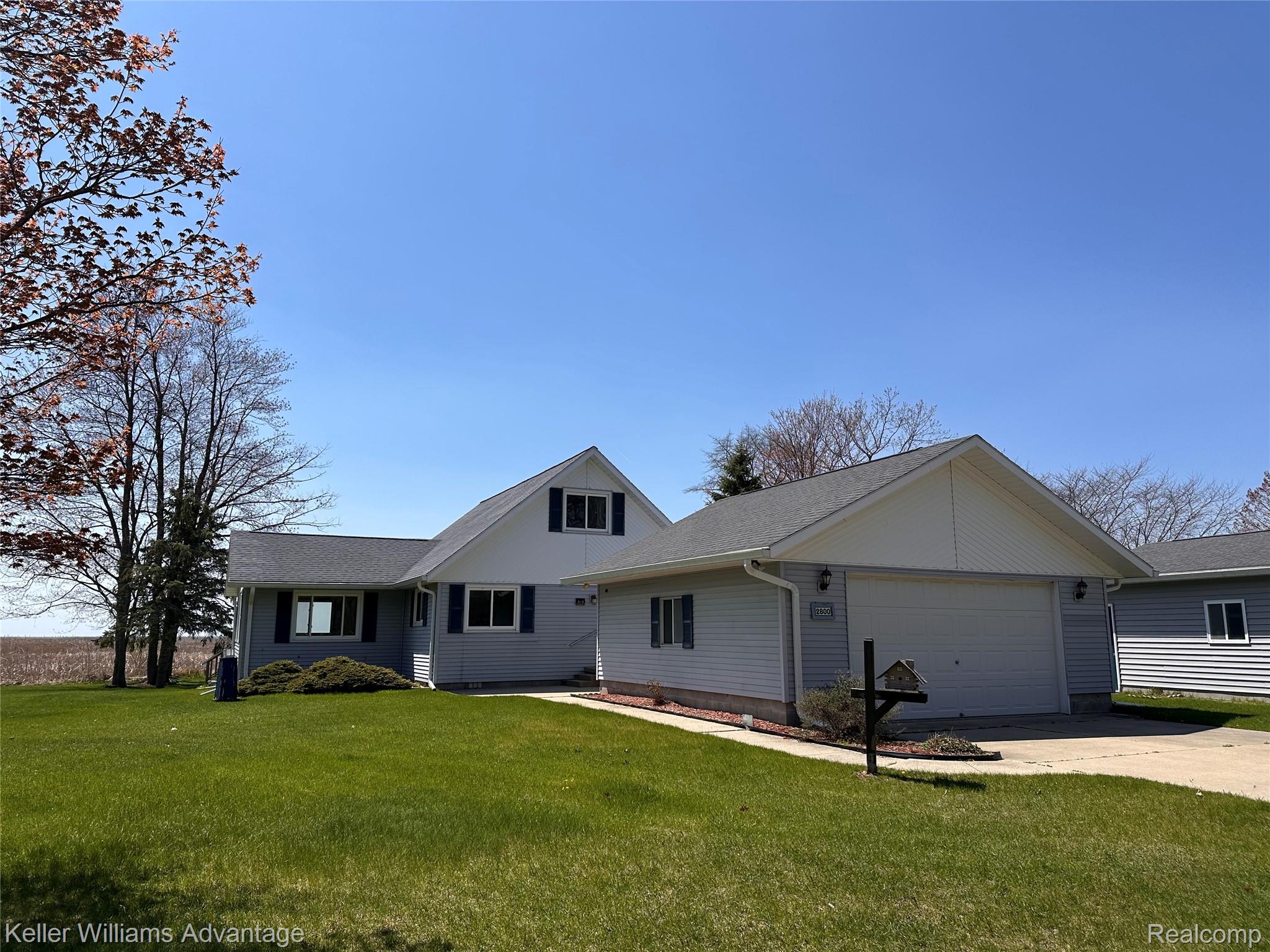2800 E Booth Road Property Photo 1