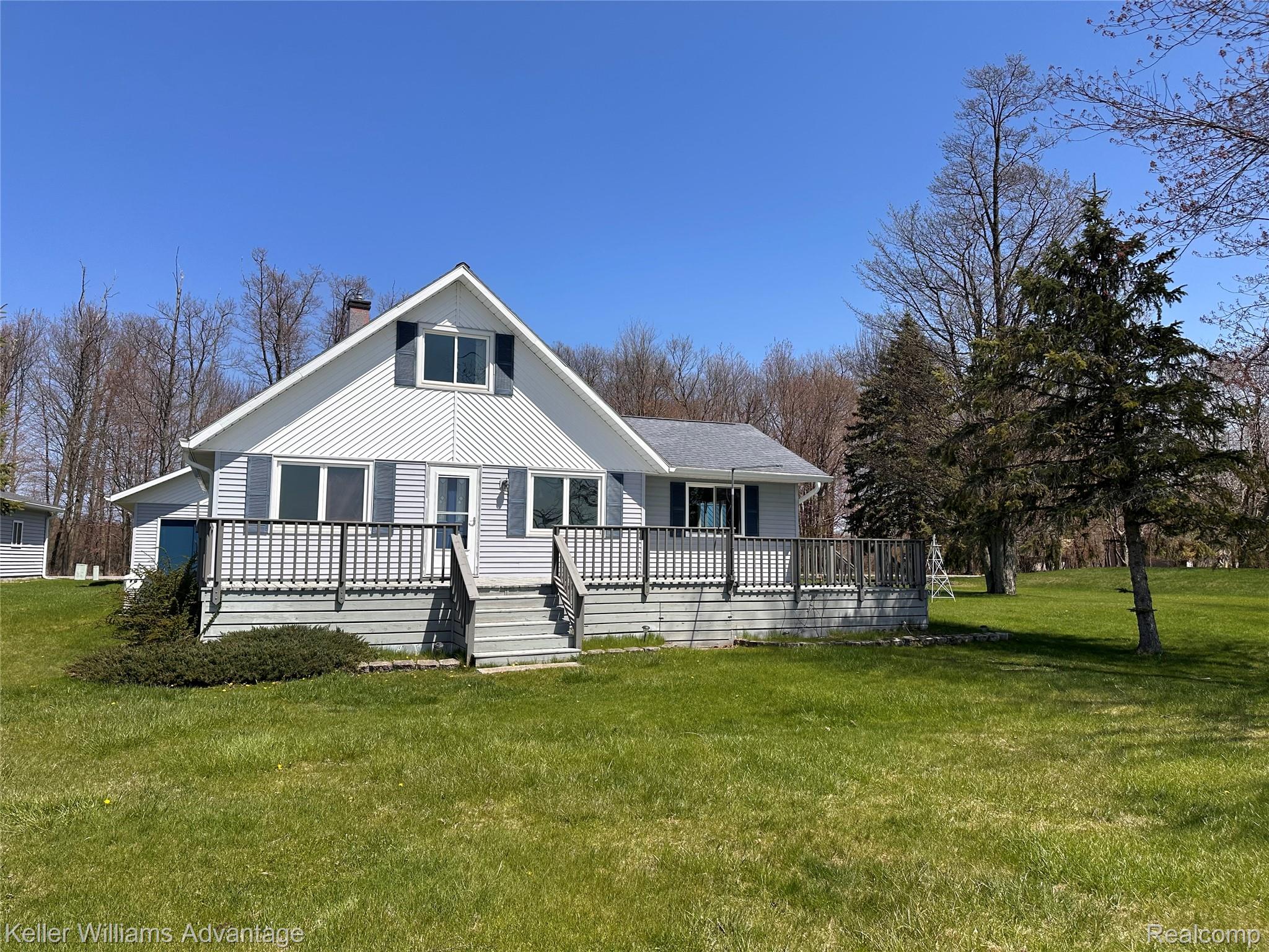 2800 E Booth Road Property Photo 2