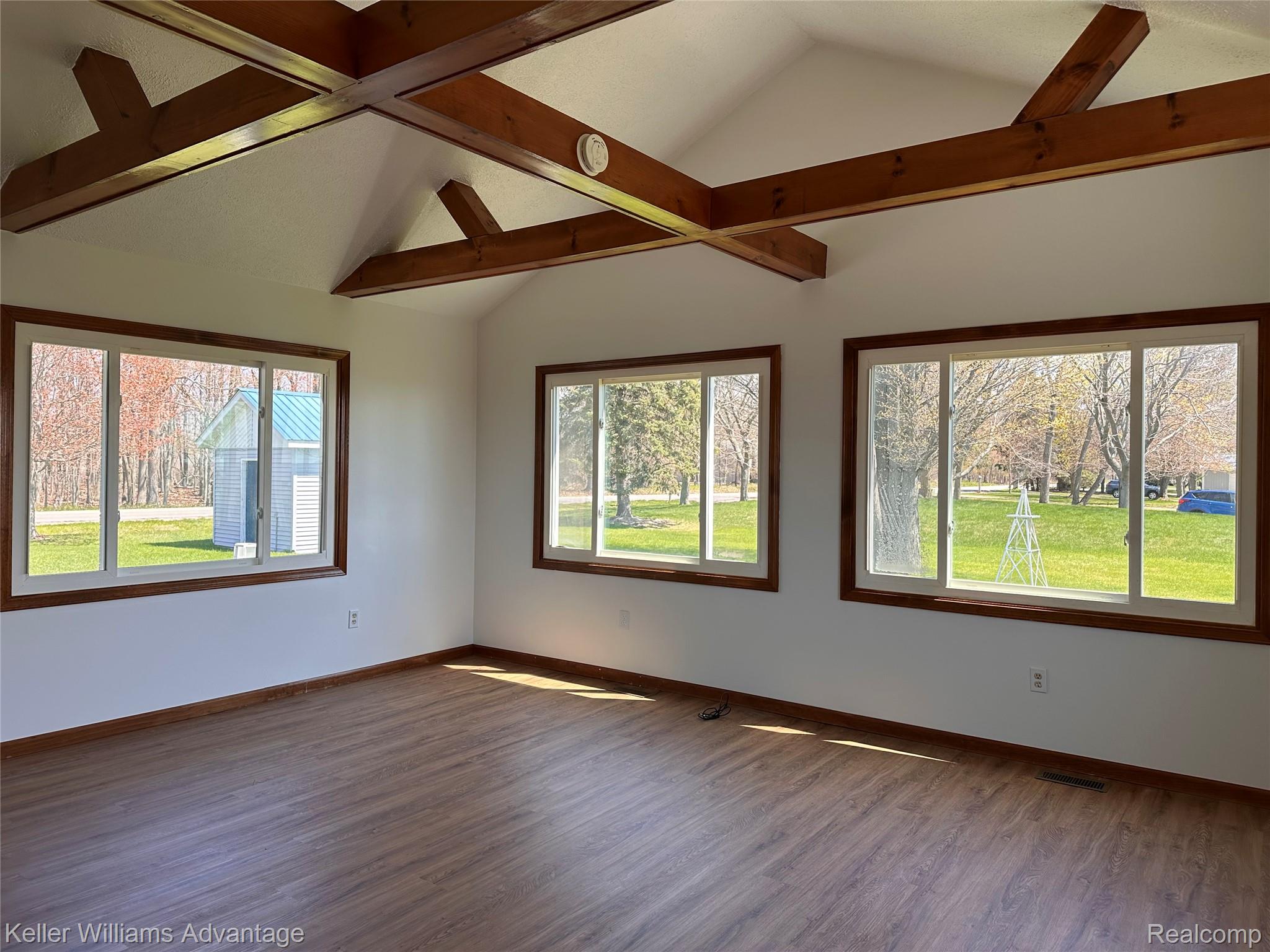 2800 E Booth Road Property Photo 6