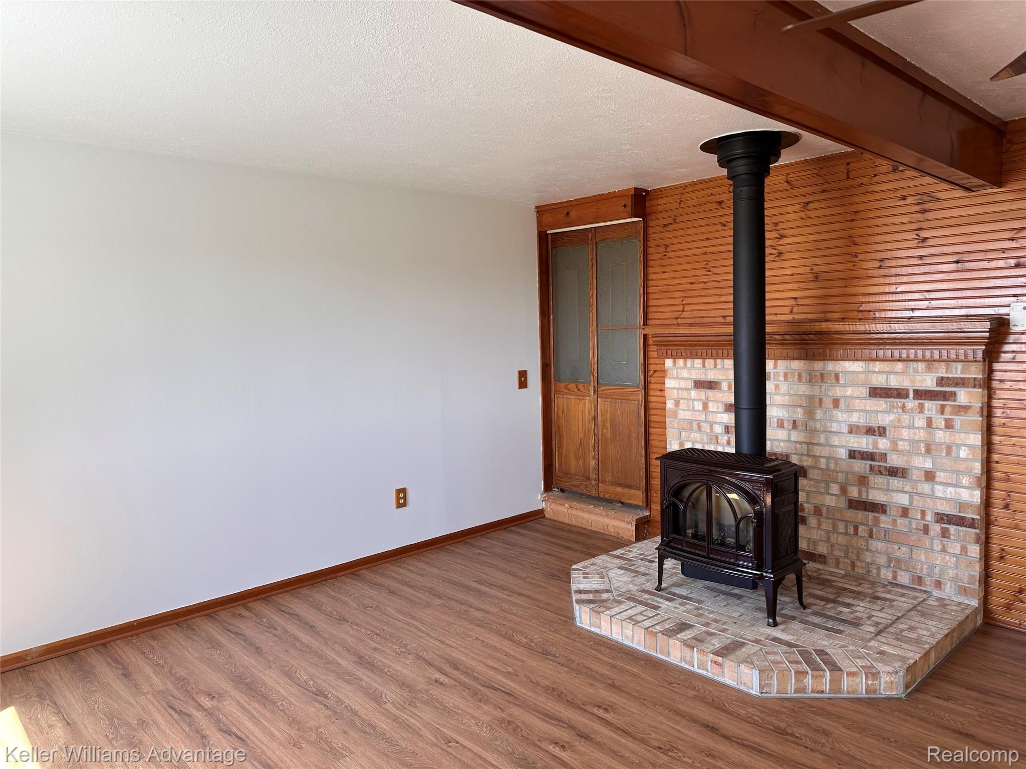 2800 E Booth Road Property Photo 12