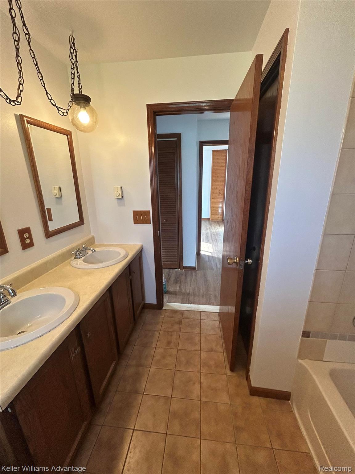2800 E Booth Road Property Photo 20