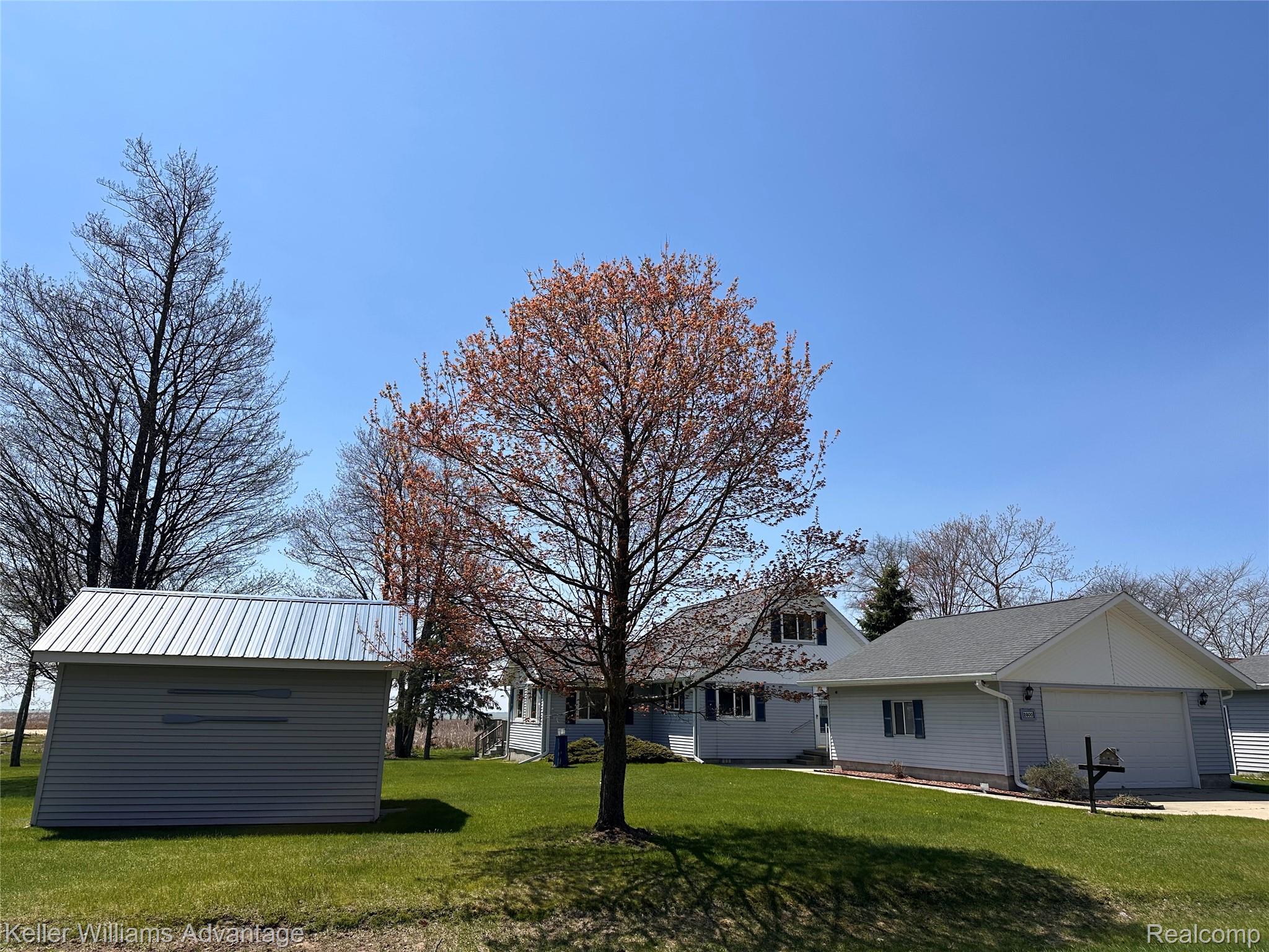 2800 E Booth Road Property Photo 23