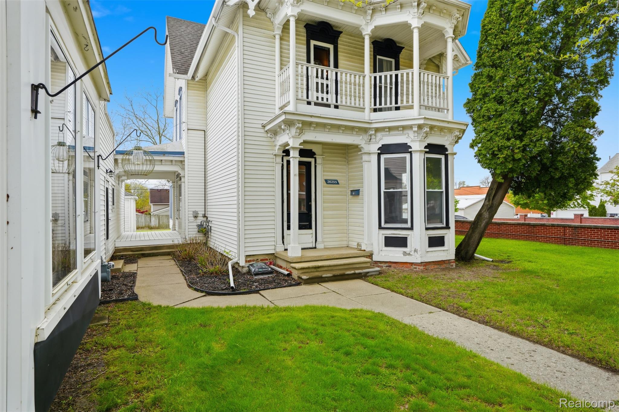 26249 E Huron River Drive Property Photo 4