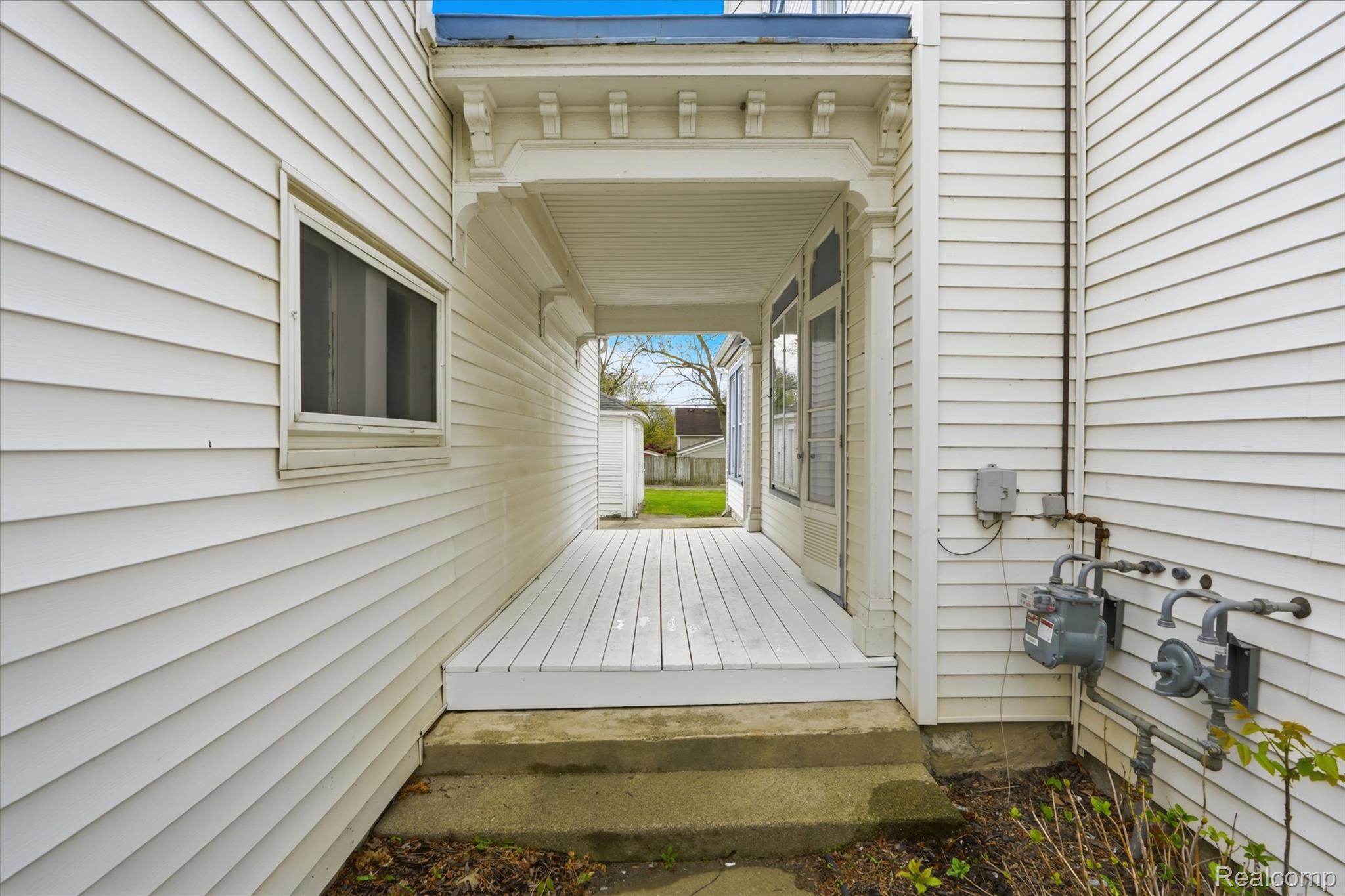 26249 E Huron River Drive Property Photo 5