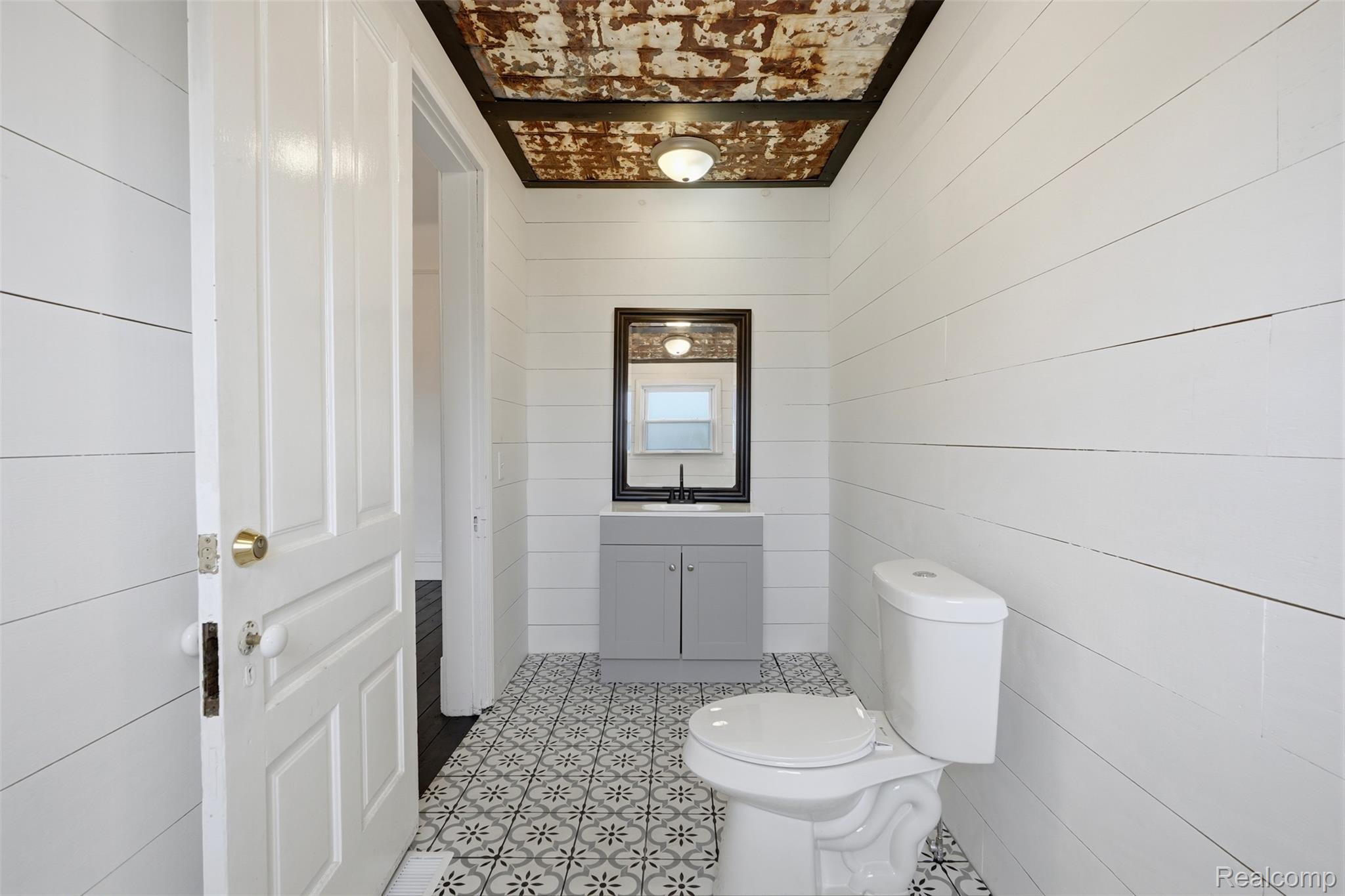26249 E Huron River Drive Property Photo 17