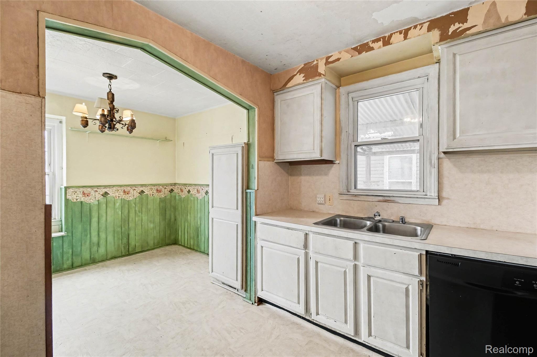 1205 E Muir Avenue Property Photo 9