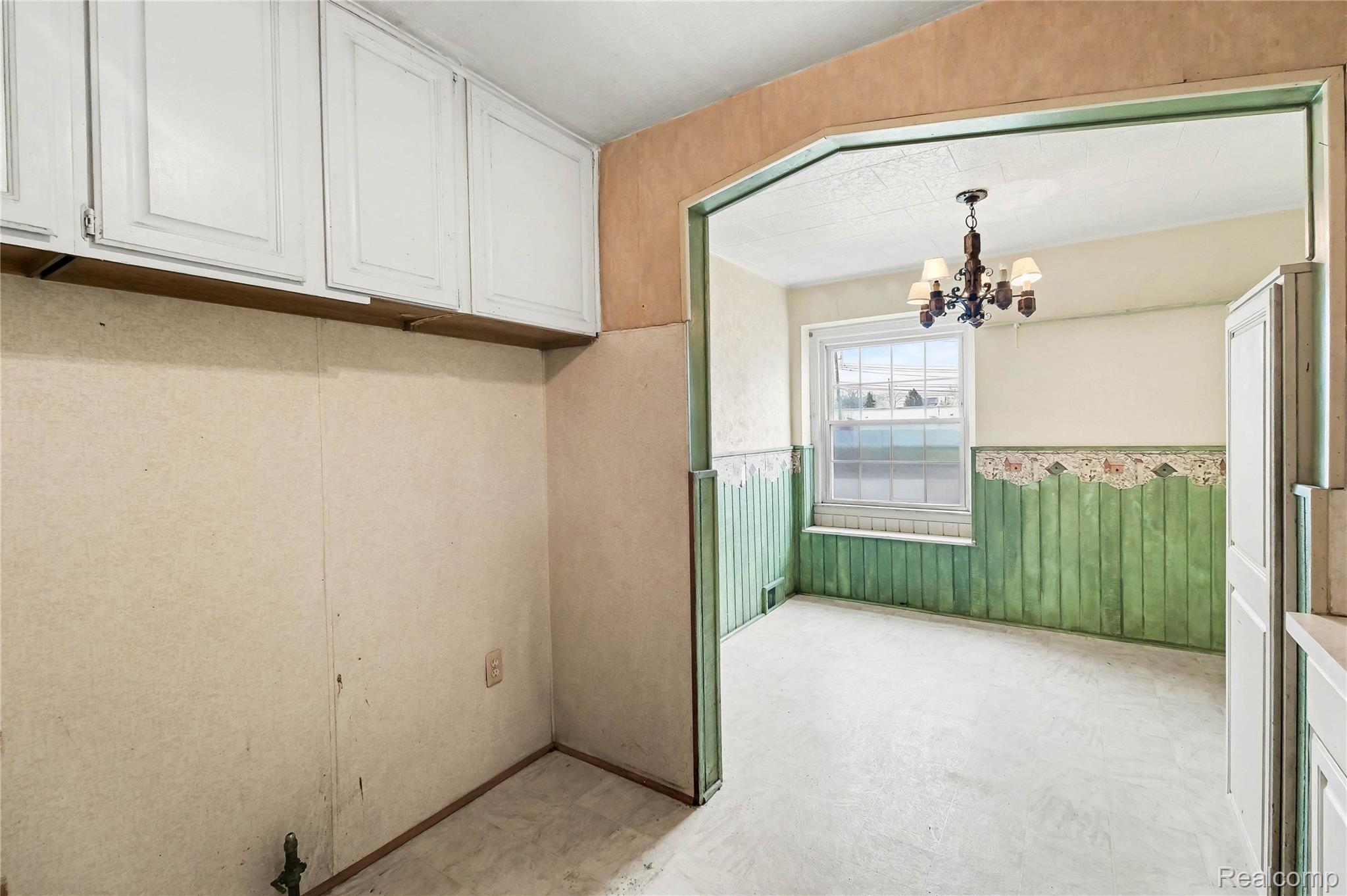 1205 E Muir Avenue Property Photo 10